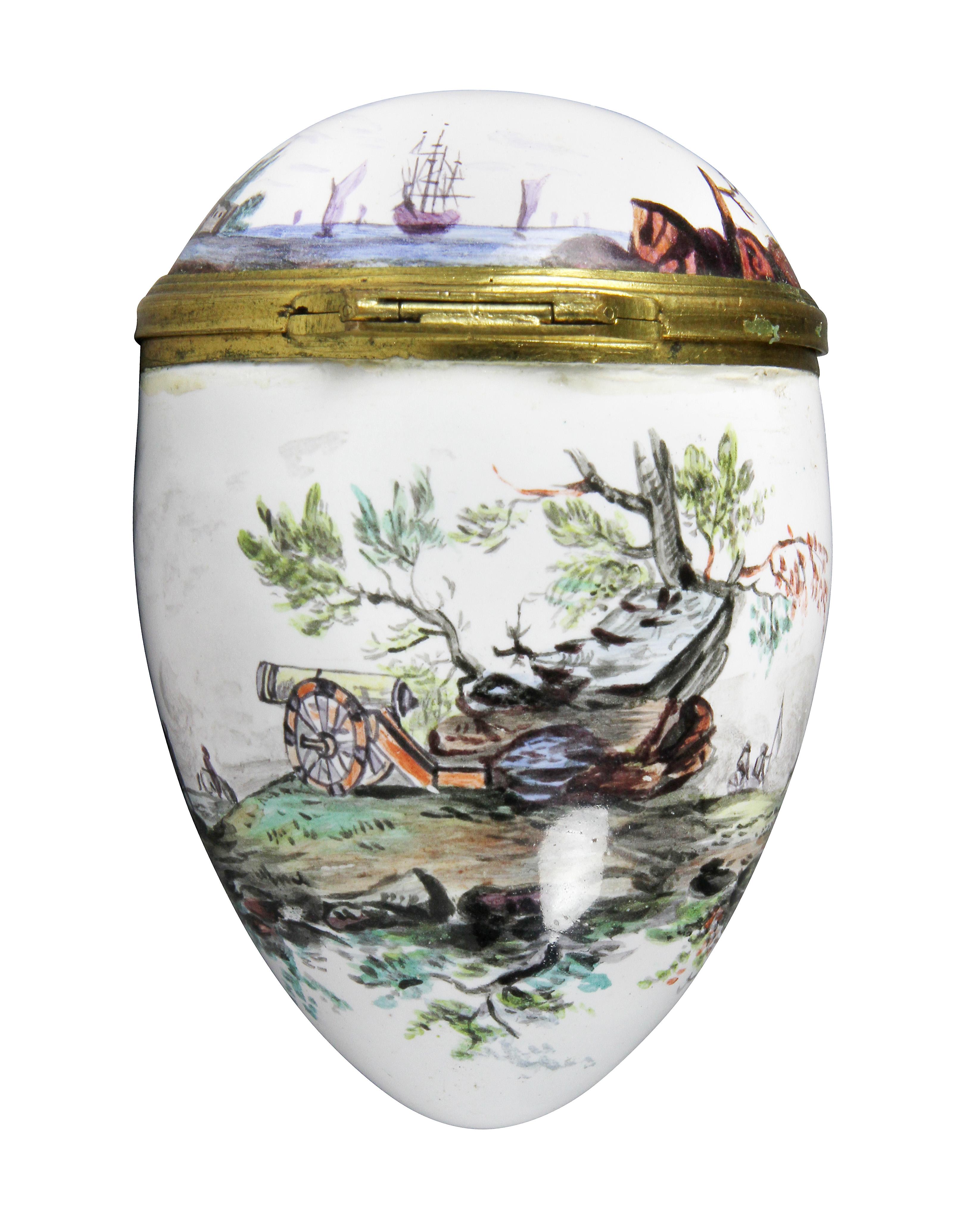 Fin du XVIIIe siècle Boîte en émail en forme d'œuf en vente