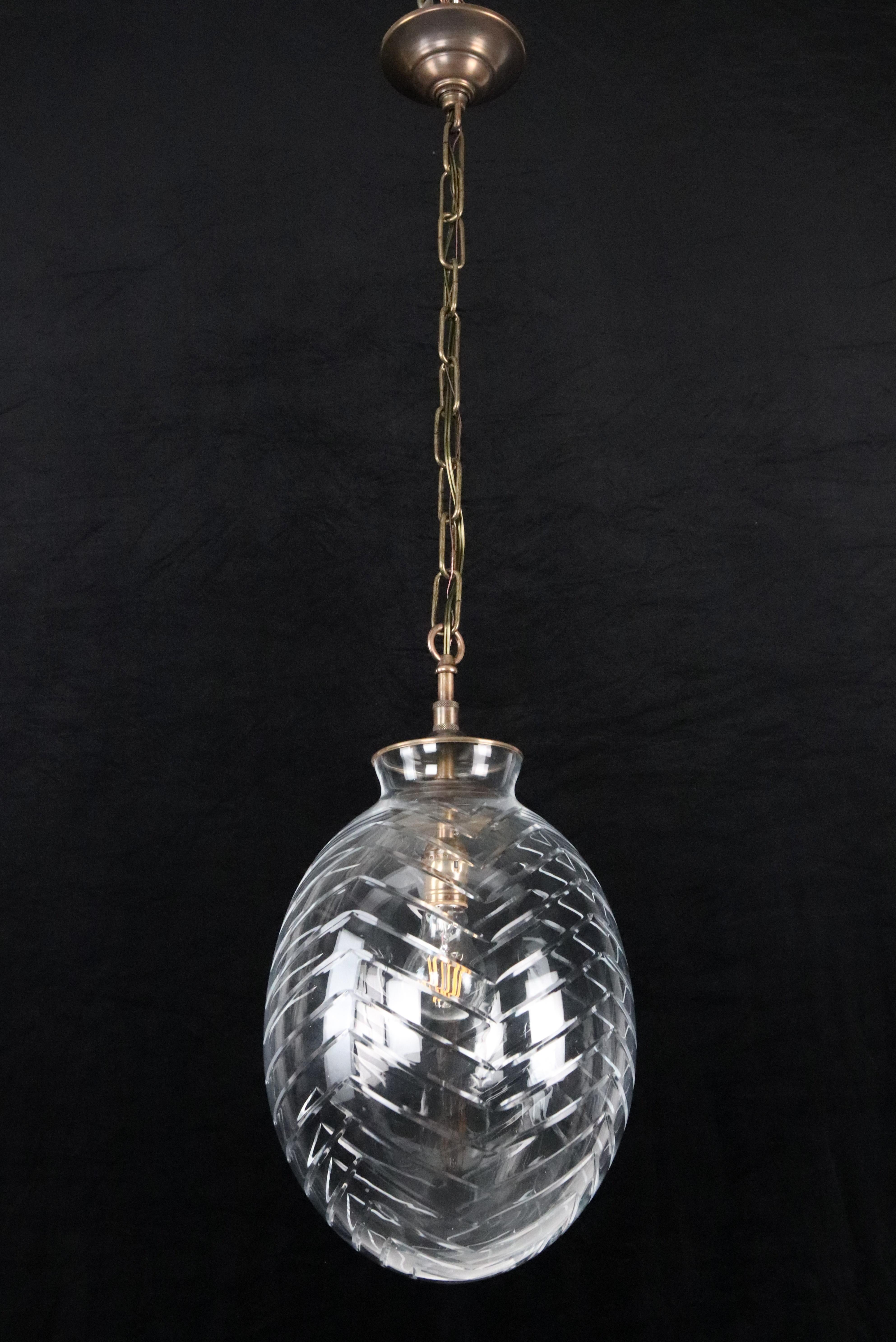 Lámpara colgante de cristal grabado Chevron en forma de huevo Grabado en venta
