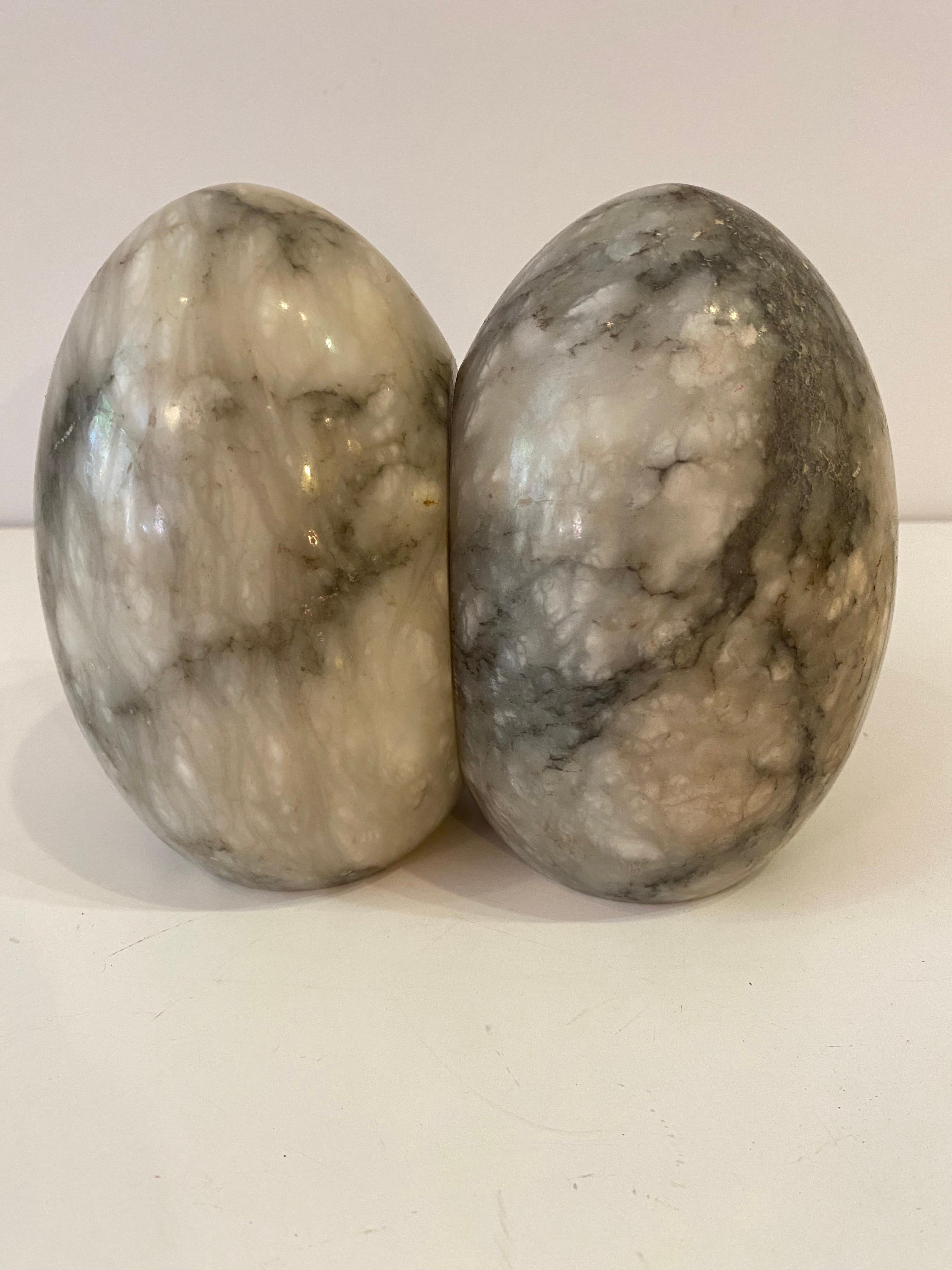 Américain Serre-livres marbre en forme d'œuf en vente