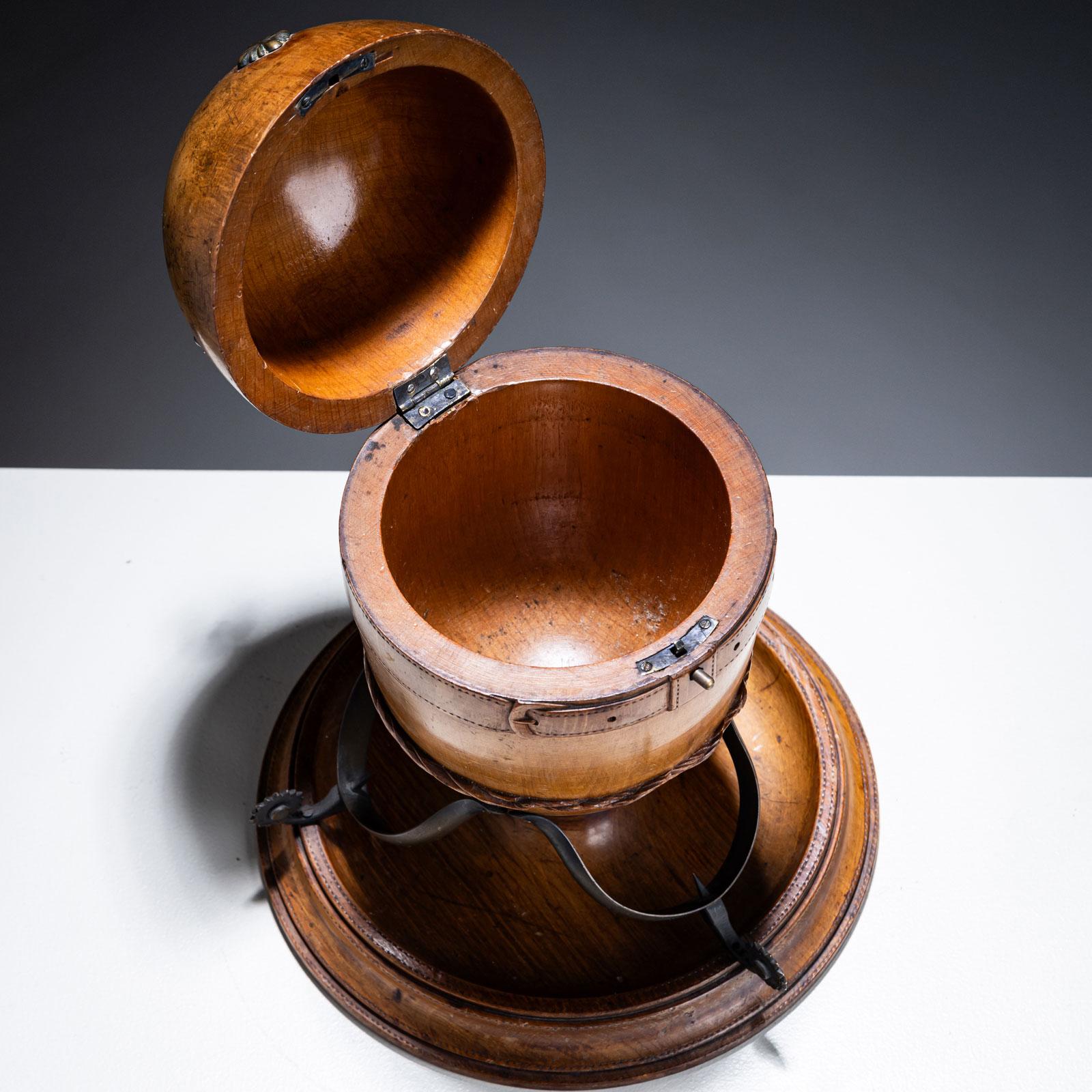 Caja de madera en forma de huevo de la Maison Alphonse Giroux, París, 2ª mitad del s. XIX en venta 2