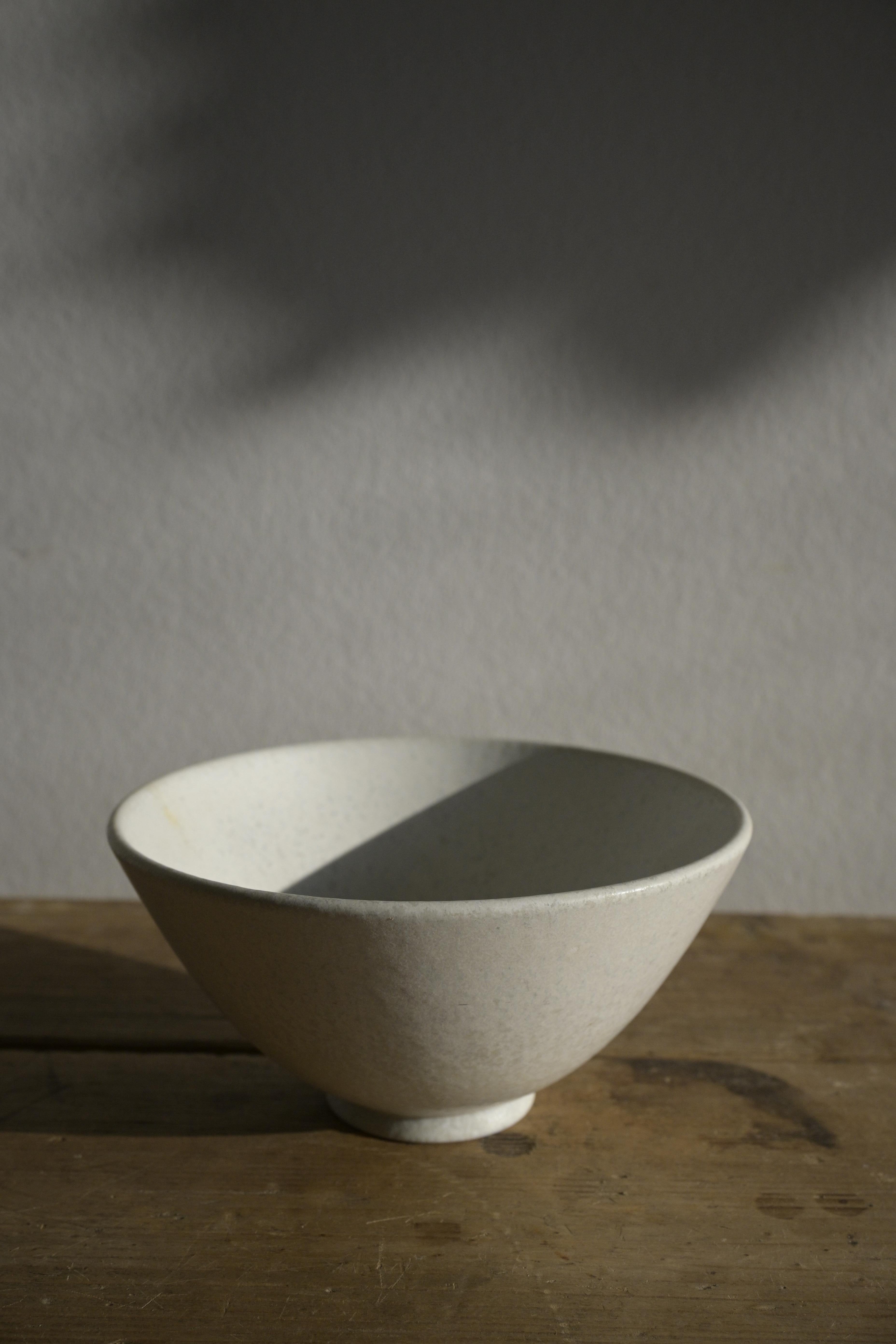 Egg-shell Mimosa White Bowl by Gunnar Nylund for Rörstrand, Sweden, 1950s 4