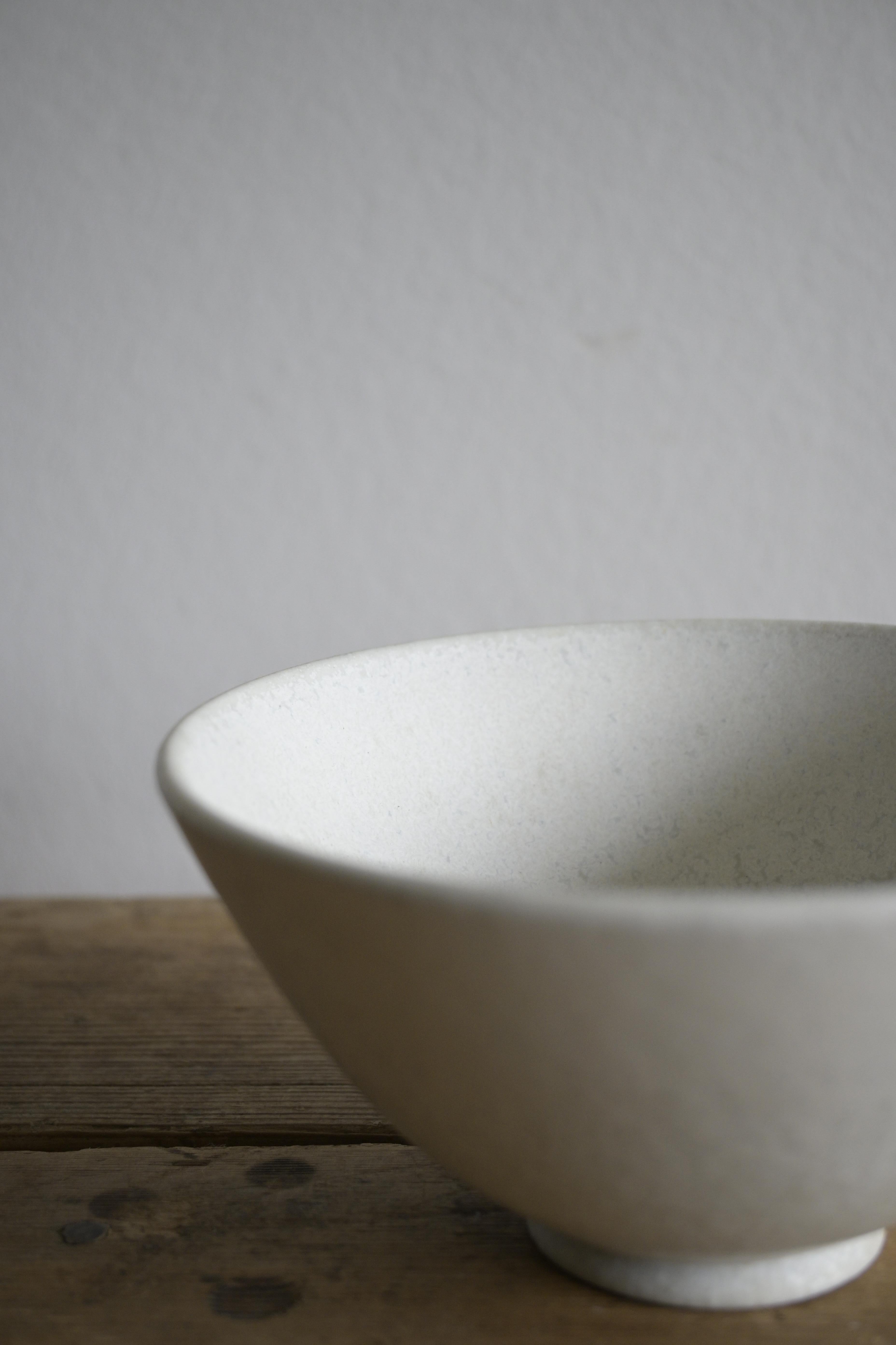 Scandinavian Modern Egg-shell Mimosa White Bowl by Gunnar Nylund for Rörstrand, Sweden, 1950s