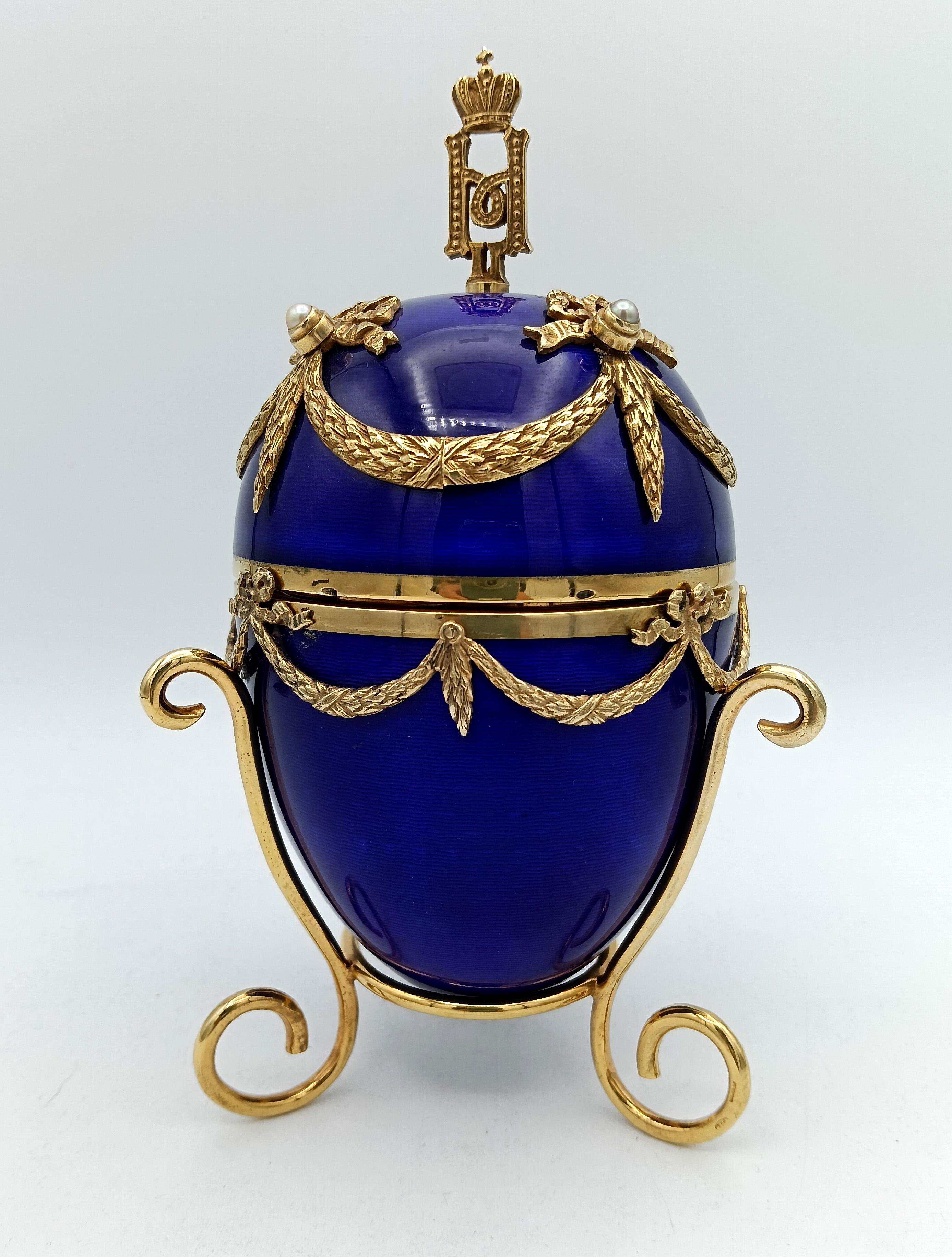 Salimbeni de plata de ley con esmalte azul Fabergé estilo huevo en Excelente estado para la venta en Firenze, FI