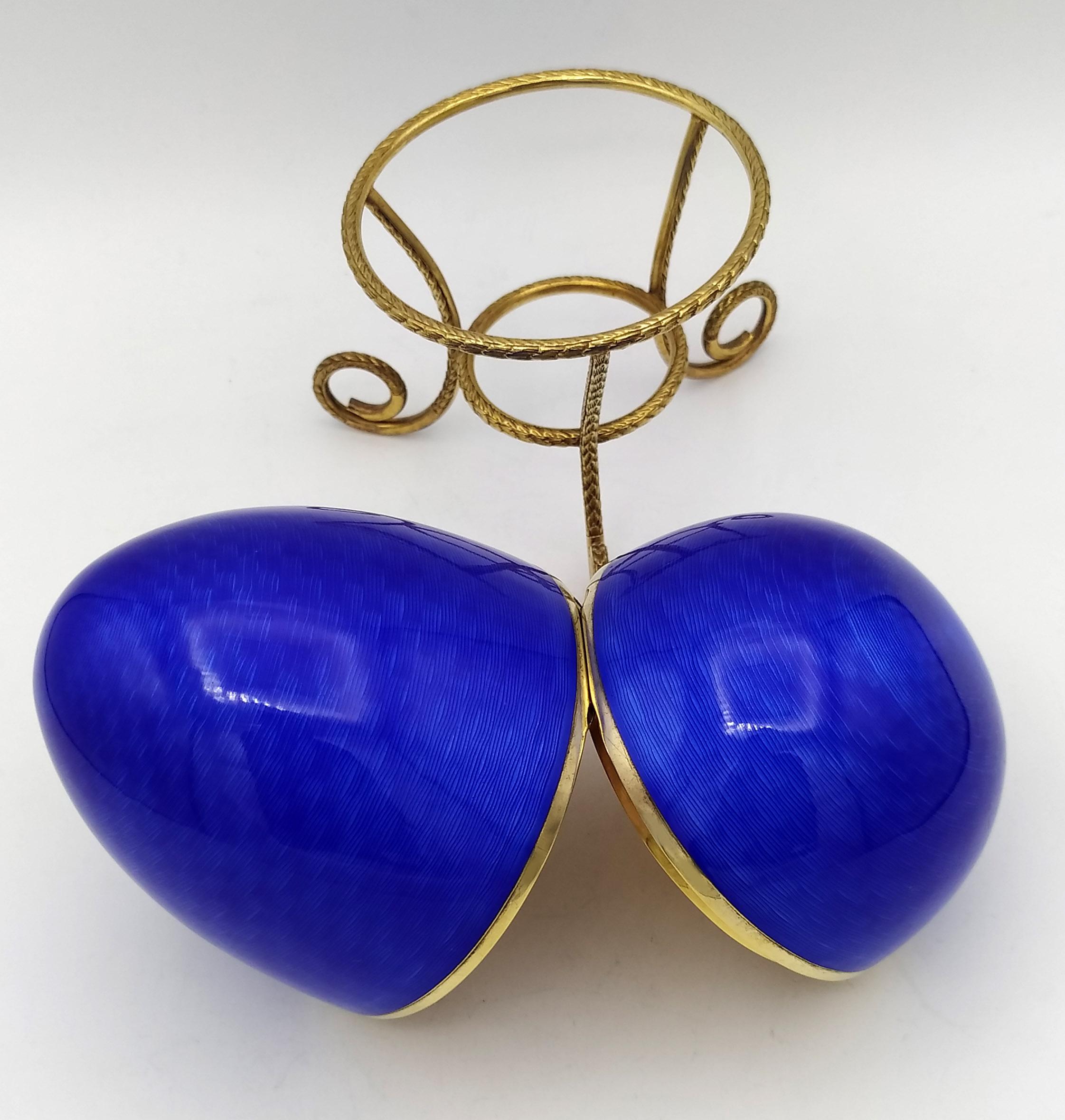 Salimbeni de plata de ley con esmalte azul océano estilo huevo Faberge Italiano
