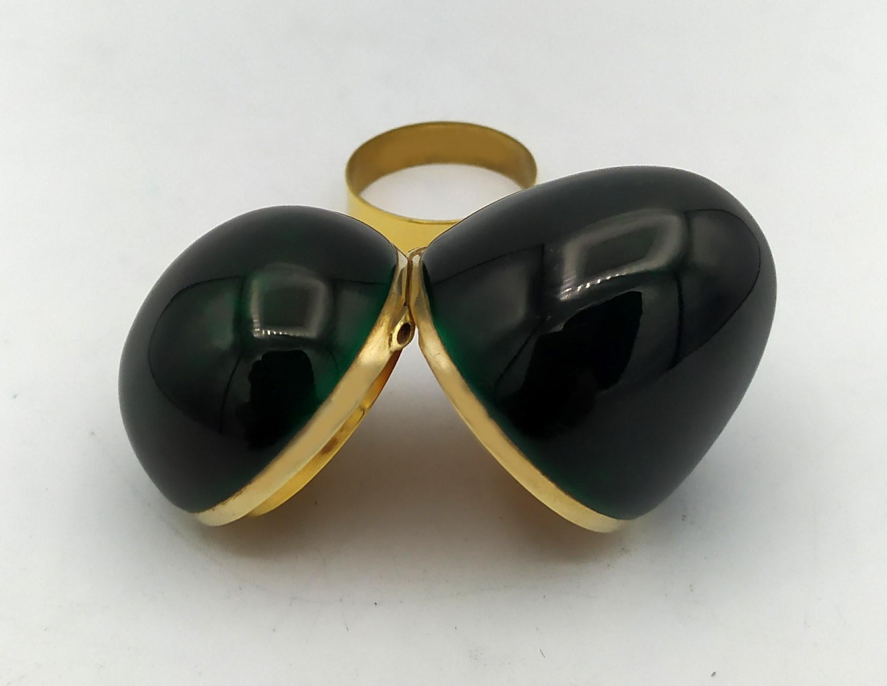 Intagliato a mano Uovo stile Faberge smalto marrone scuro  Salimbeni in argento Sterling di piccole dimensioni in vendita