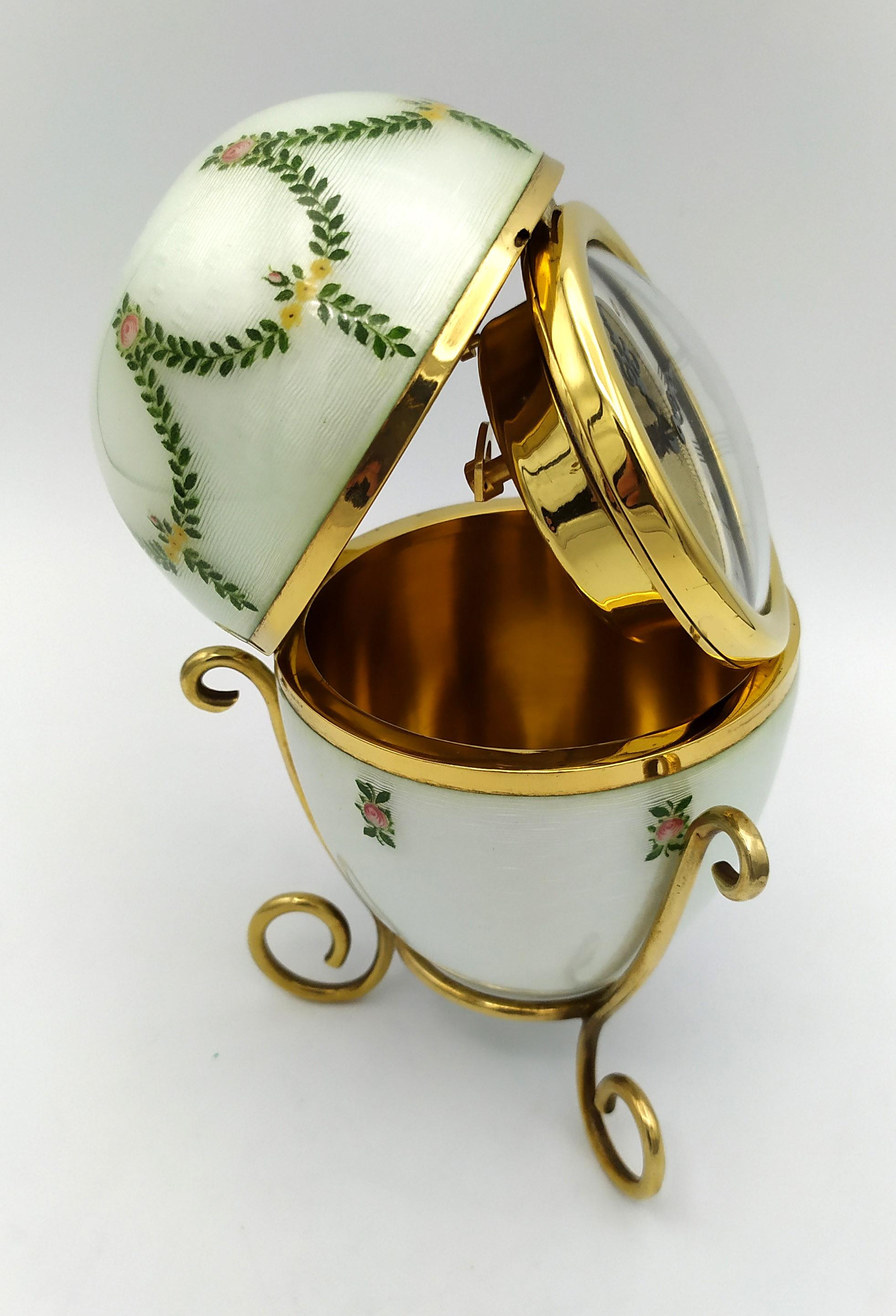 Salimbeni de plata de ley con esmalte Fabergé estilo huevo en venta 2