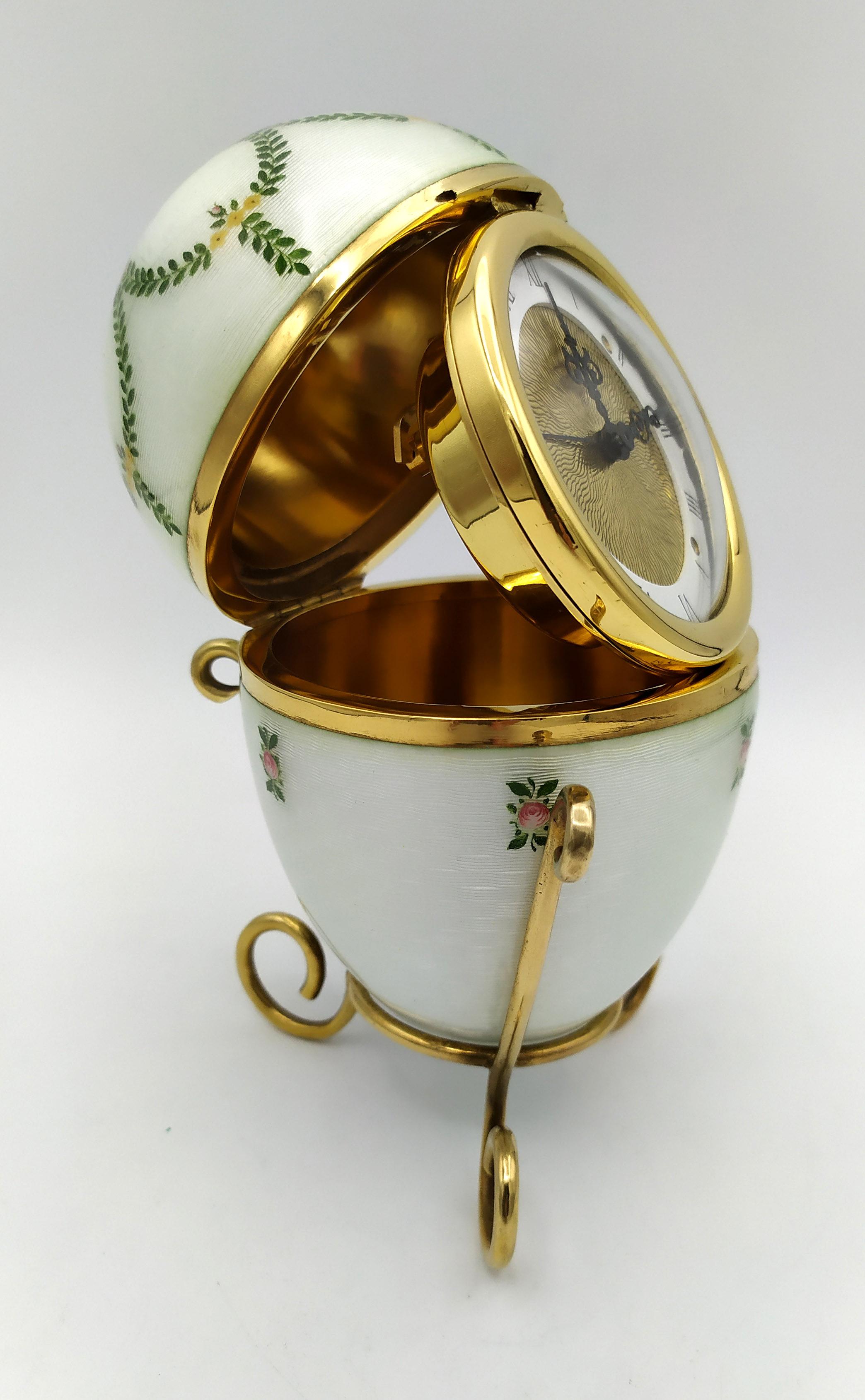 Salimbeni de plata de ley con esmalte Fabergé estilo huevo en venta 4