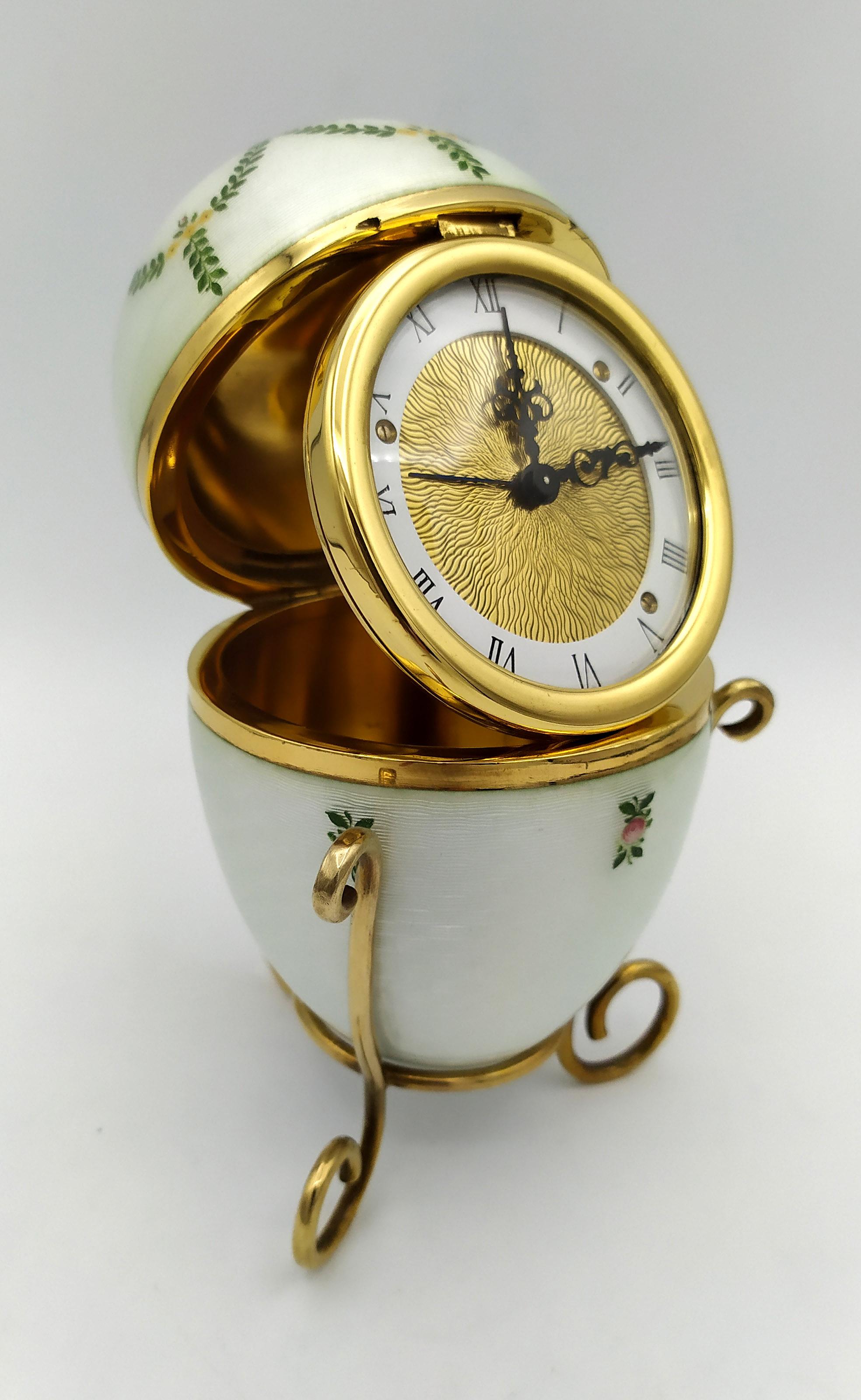 Salimbeni de plata de ley con esmalte Fabergé estilo huevo en venta 5