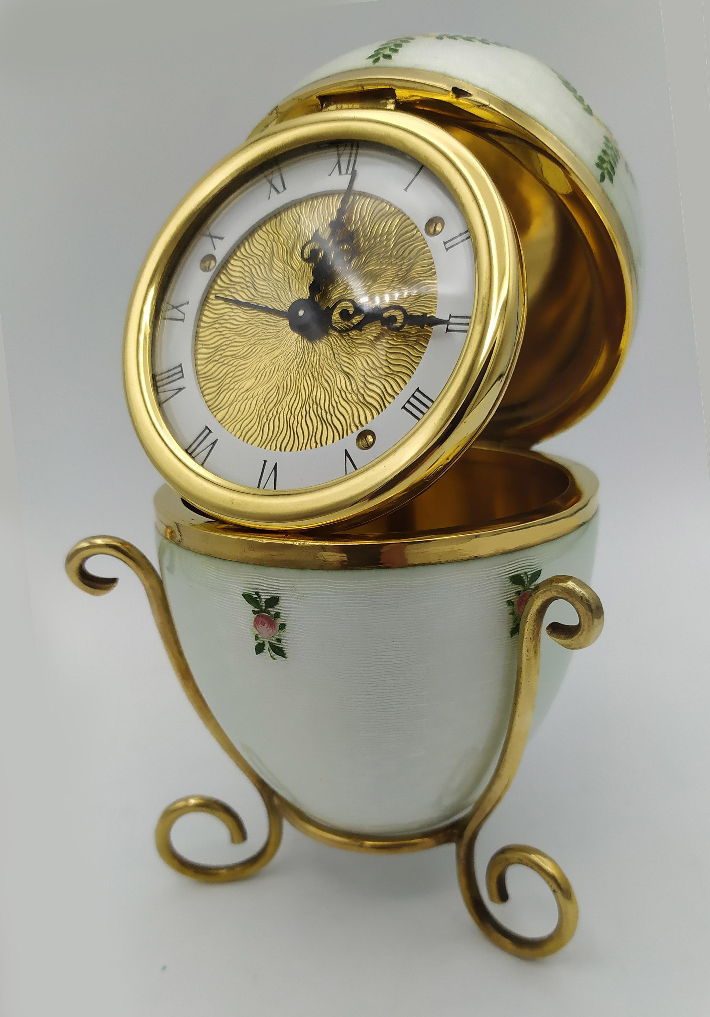 Salimbeni de plata de ley con esmalte Fabergé estilo huevo Italiano en venta