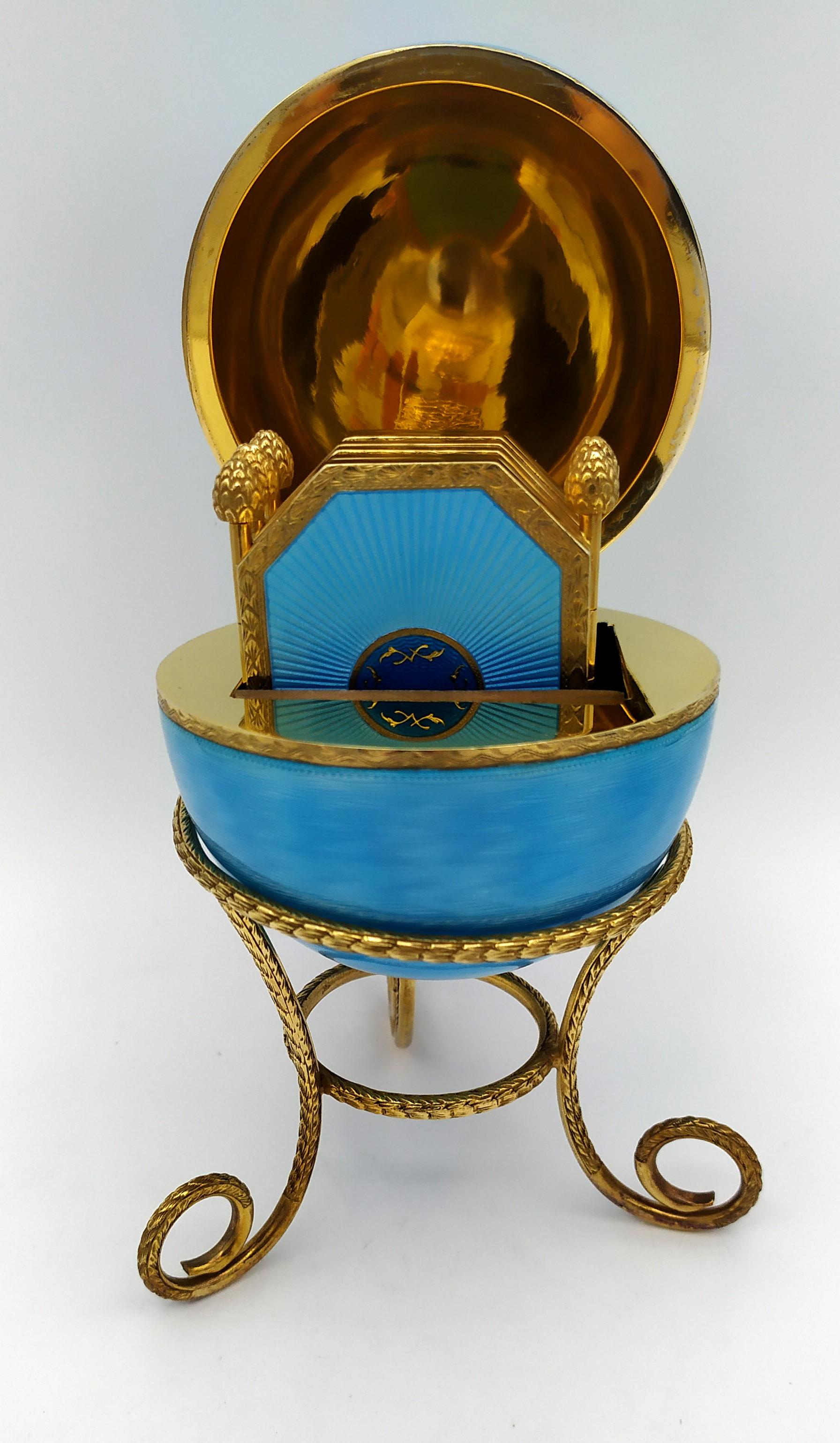 Faberge Fotohalter im Eierstil aus Sterlingsilber Salimbeni mit klappbarem Fotohalter (Mitte des 20. Jahrhunderts) im Angebot