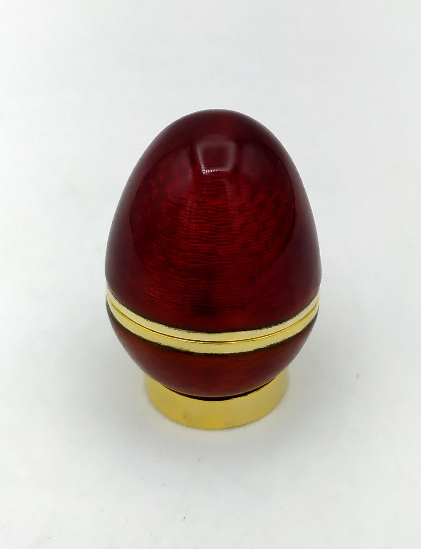 Esmalte rojo rubí Faberge estilo huevo  Salimbeni pequeño de plata de ley en Excelente Estado en Firenze, FI