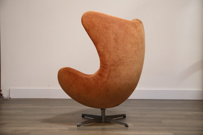 Egg Swivel Chair by Arne Jacobsen for Fritz Hansen, Double Signed