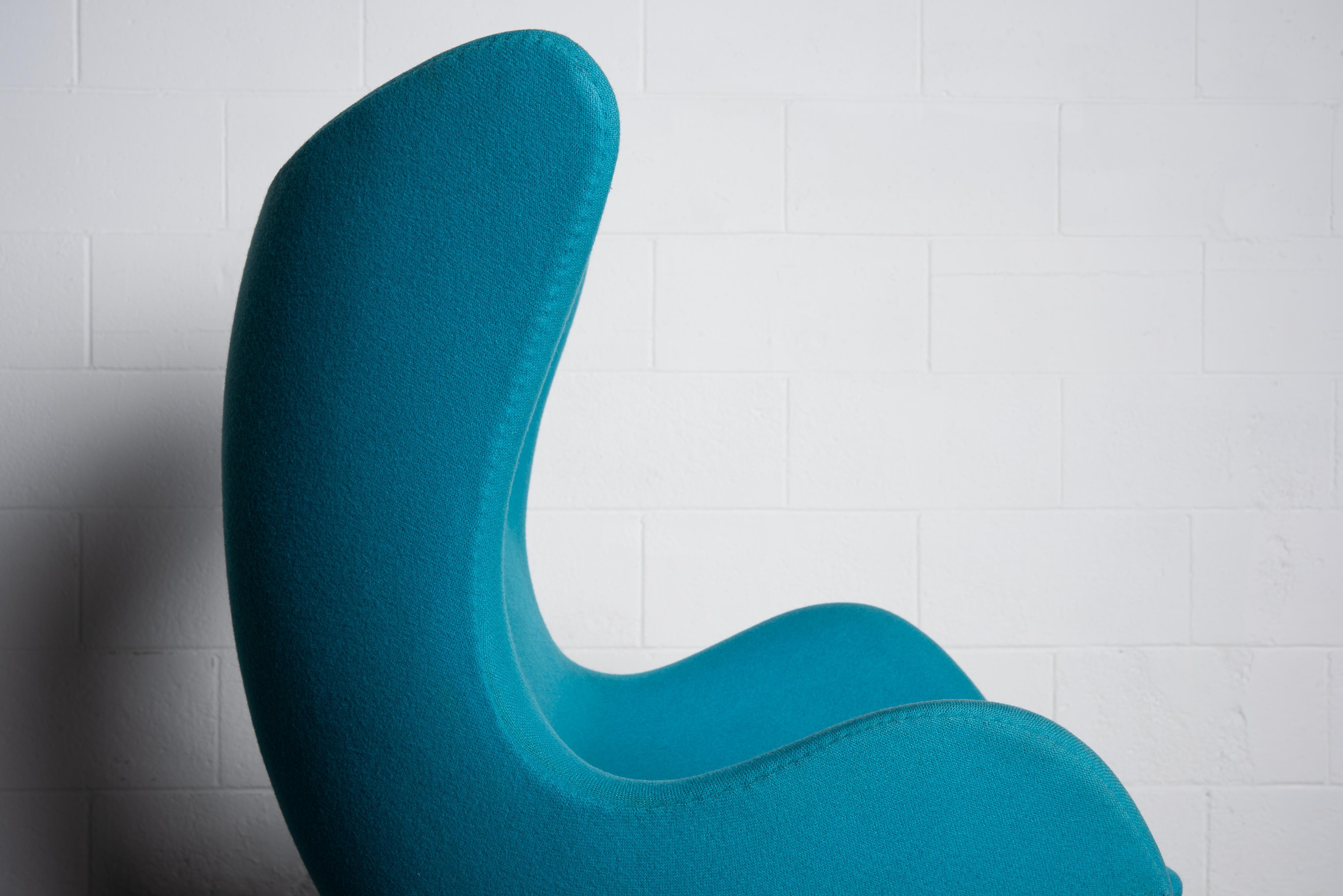 'Egg' Swivel Chair by Arne Jacobsen for Fritz Hansen, Signed 6