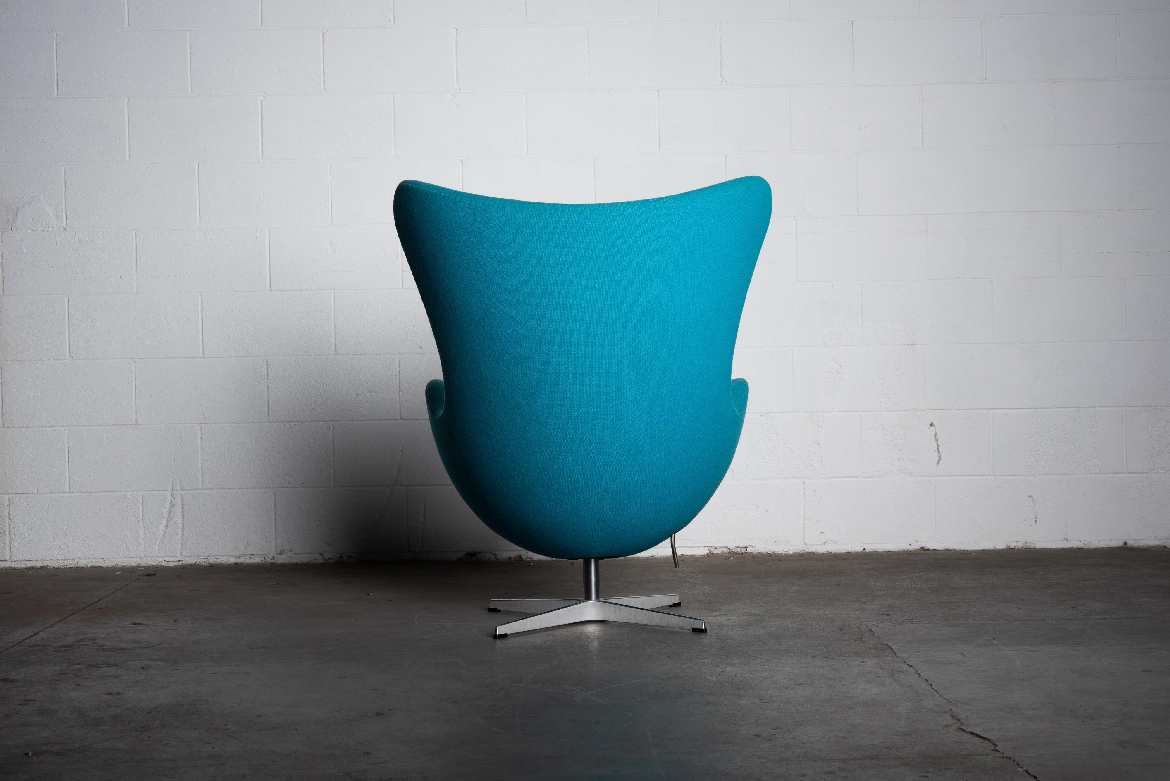 Danish 'Egg' Swivel Chair by Arne Jacobsen for Fritz Hansen, Signed