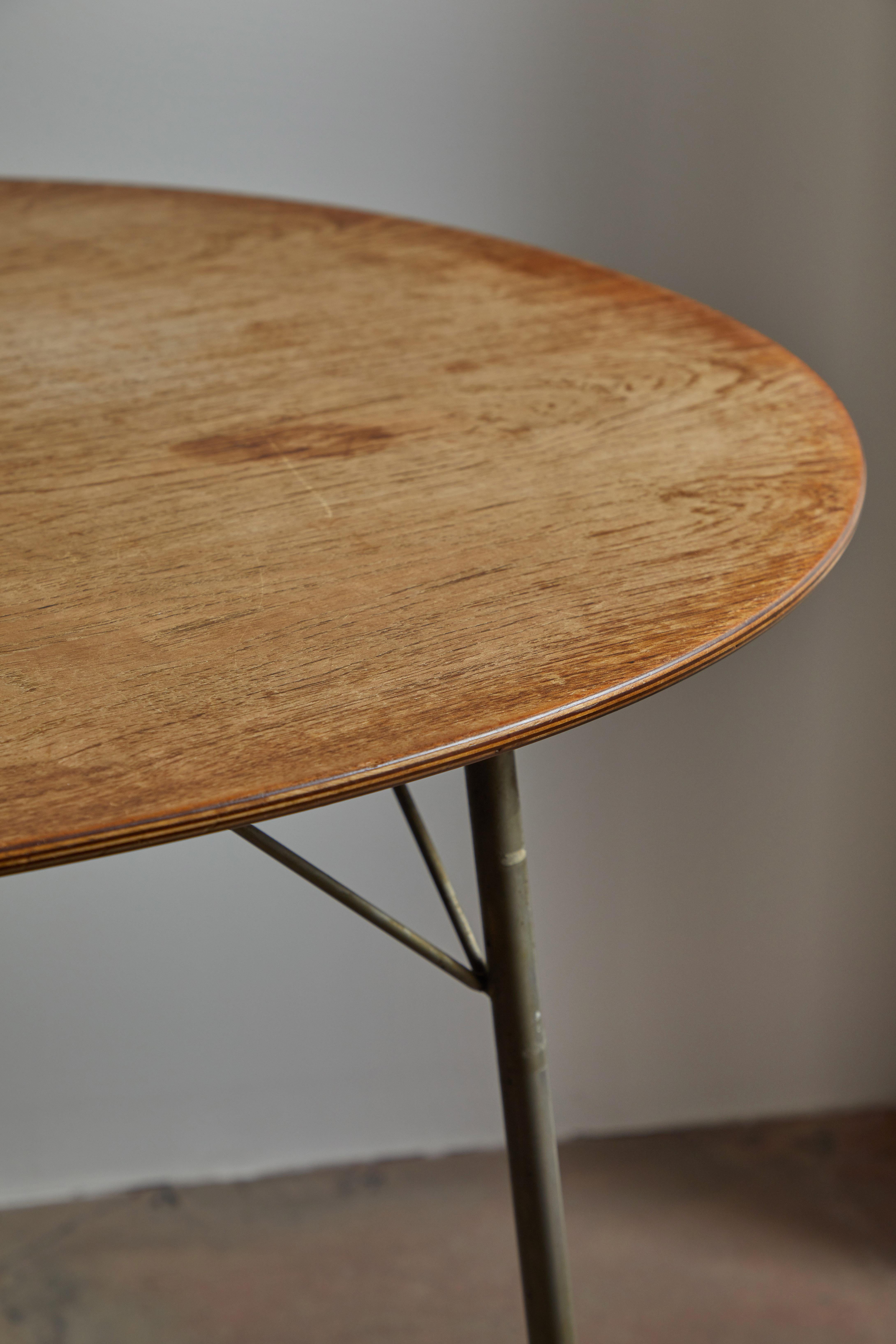 egg table fritz hansen