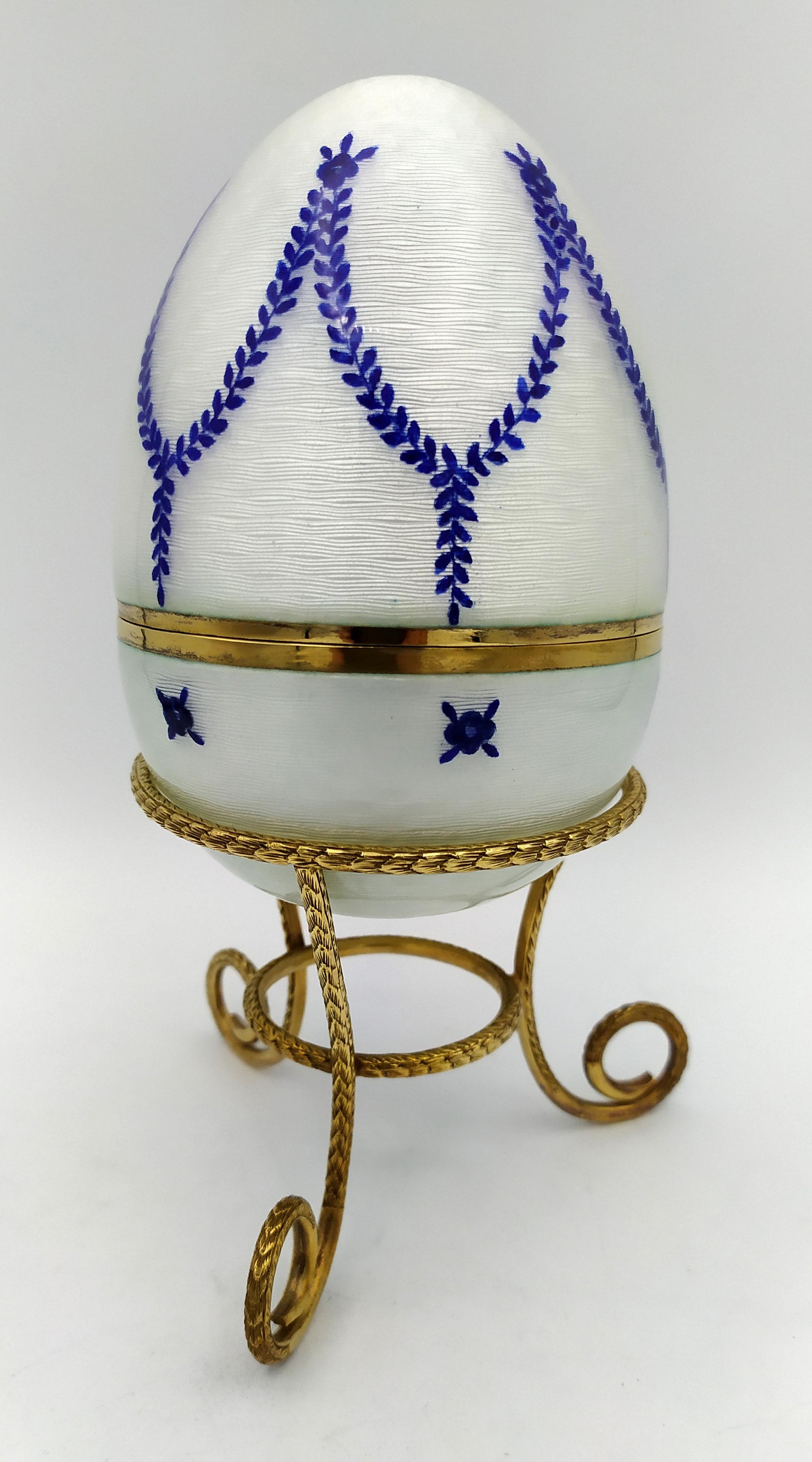 Empire Egg White with blue garlands in Russian Art Nouveau style Sterling Silver Salimb For Sale