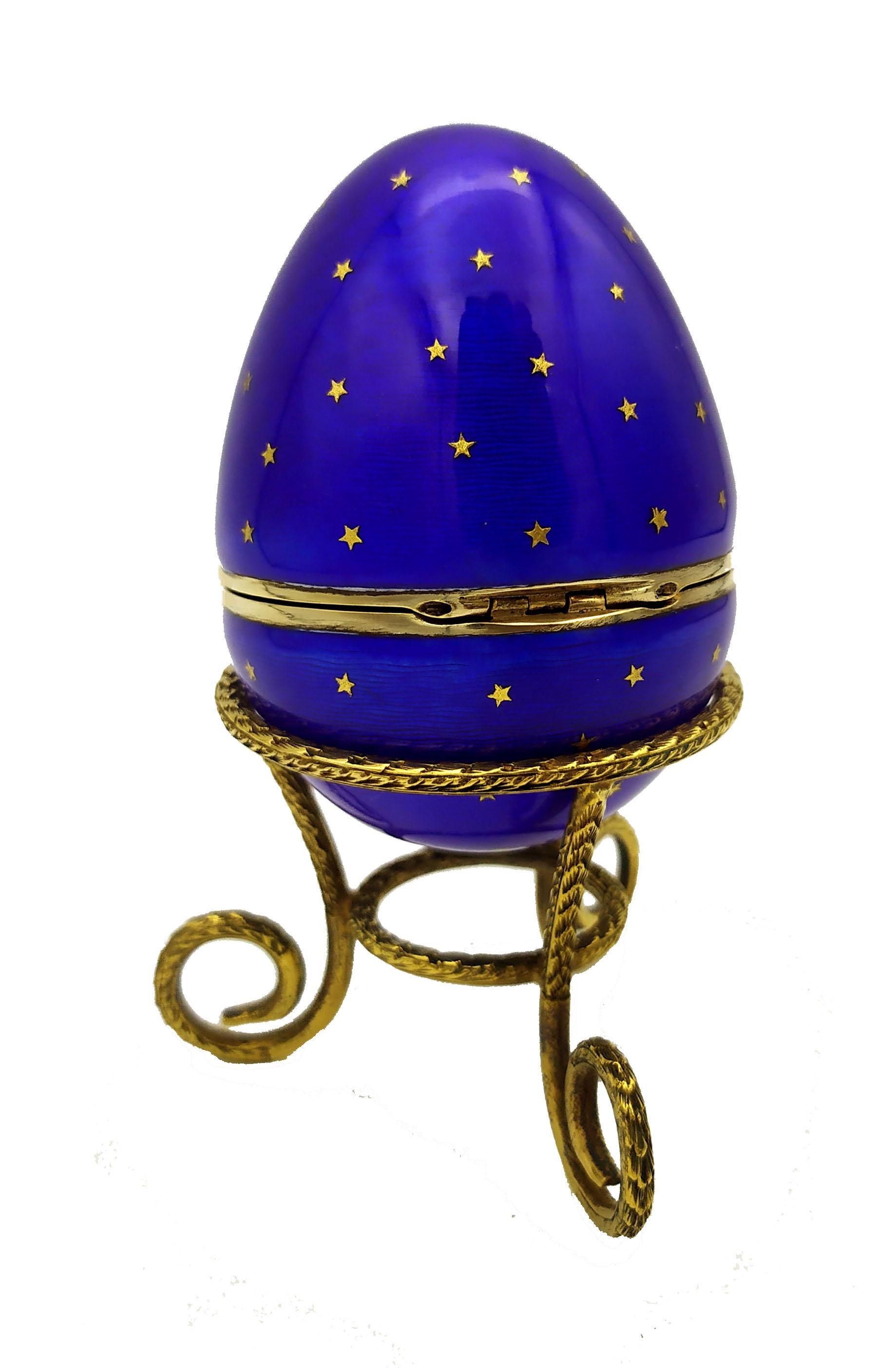 Hand-Carved Enamel Egg with Tripod Sterling Silver Gold Paillons Stars of Sky Salimbeni For Sale