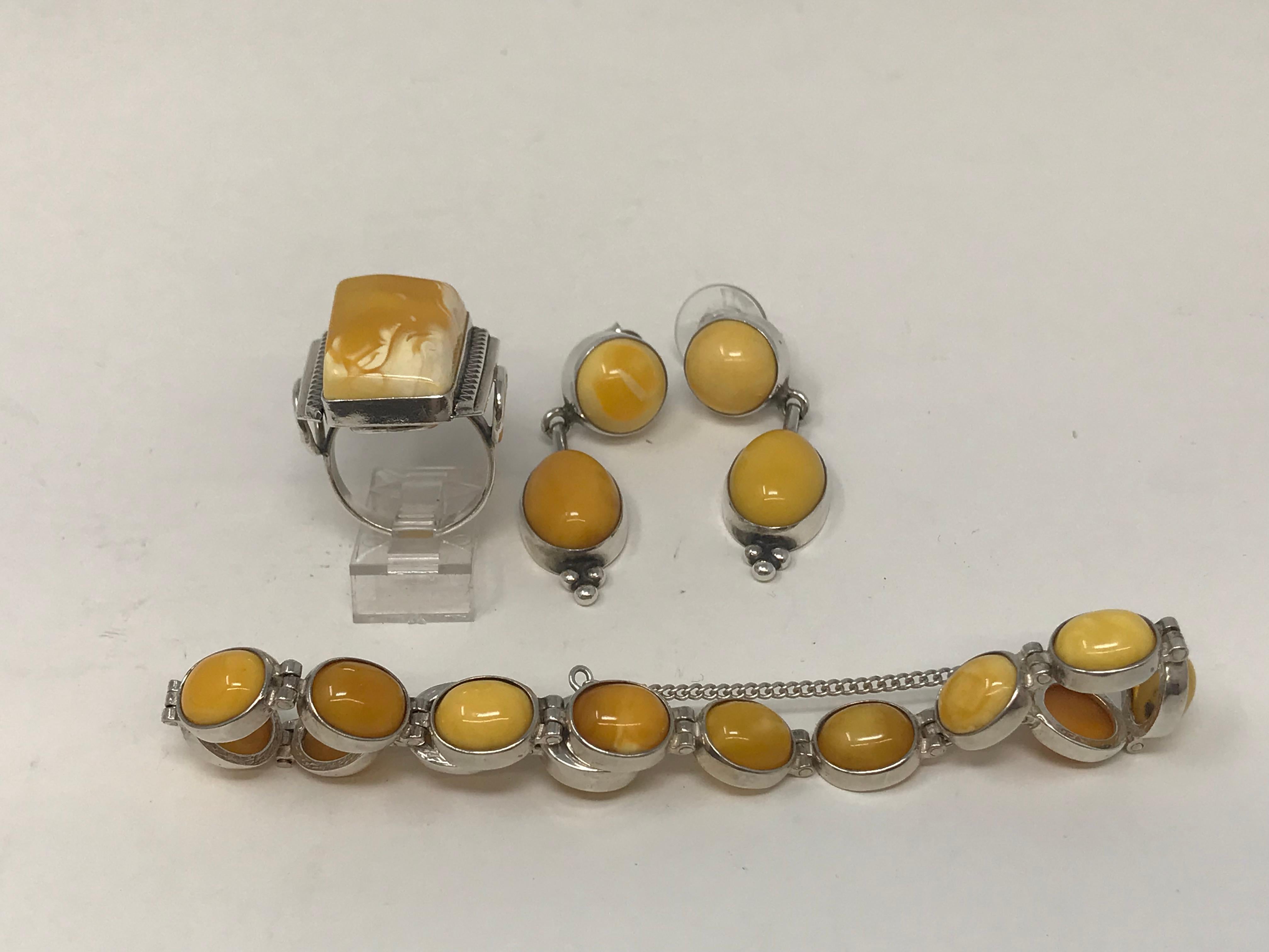 Egg Yolk and Amber Silver Set of Bracelet Earrings & Ring In Good Condition For Sale In Montreal, QC