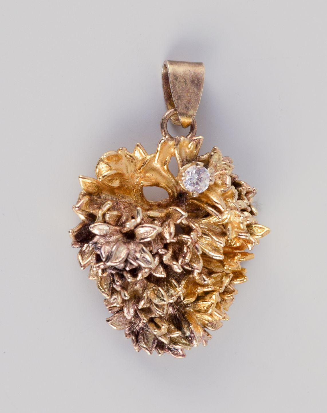 Gioielli Flora Danica, prodotti da Eggert. 
Ciondolo 