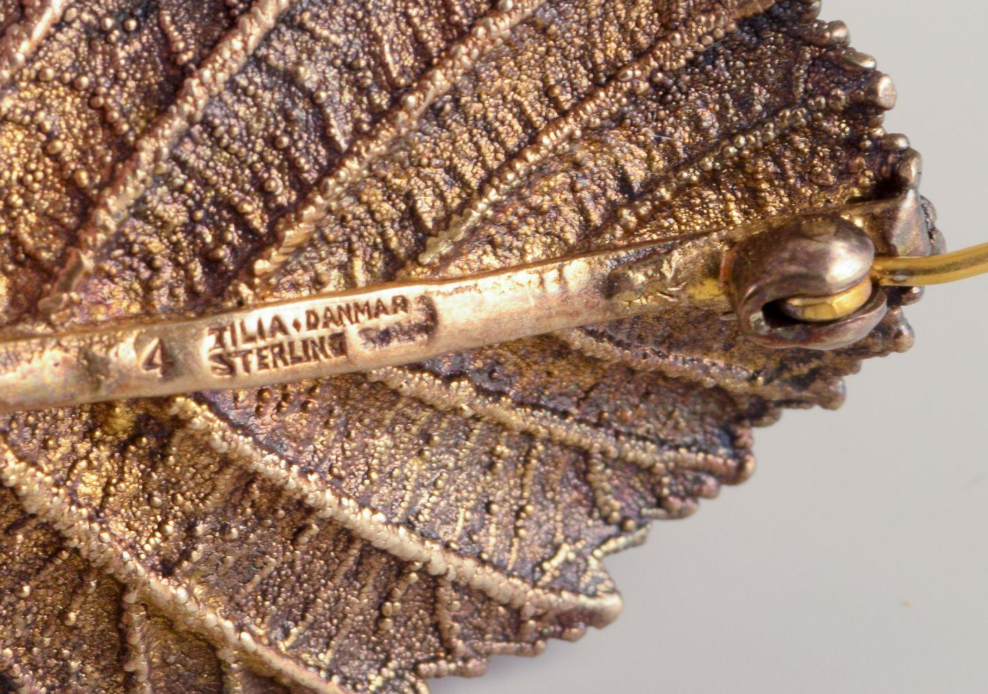 Eggert, Flora Danica Jewellery. Two leaf-shaped brooches. Ca. 1980s For Sale 2