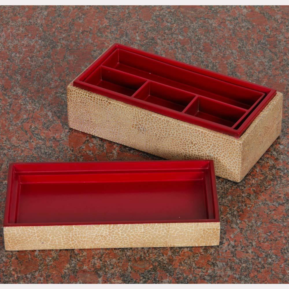 Début du 20ème siècle Eggshell lacquer box, late 20th century work en vente