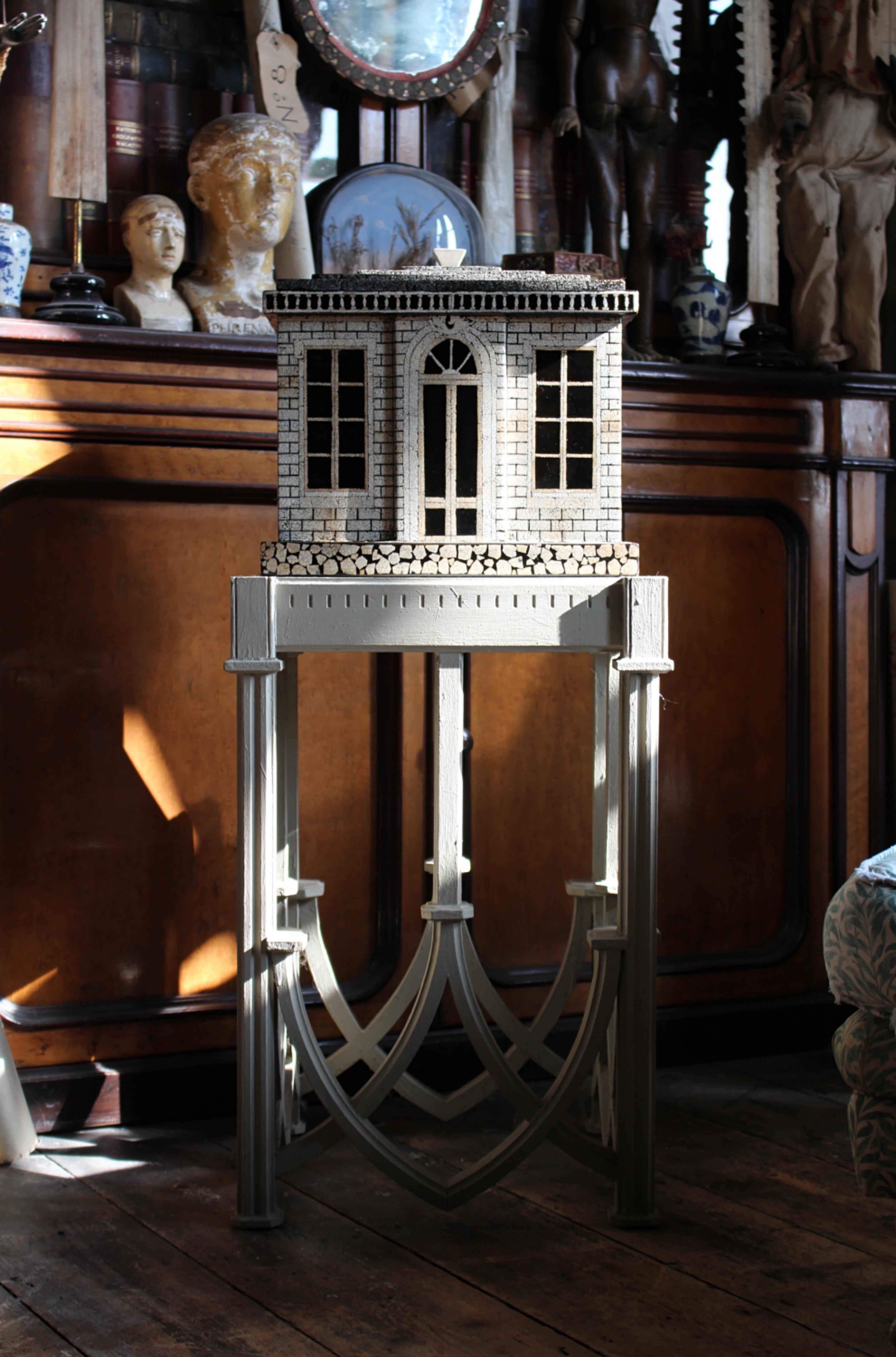 Lackierte Eierschalenschachtel und Deckel in Form eines Hauses des Künstlers Thierry Voeltzel im Angebot 4