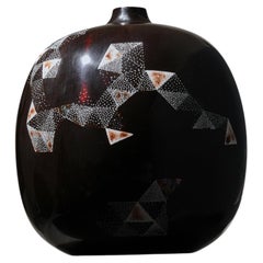 Jarrón de marquetería de cáscara de huevo en laca caqui (Kakishibu), motivo Supernova