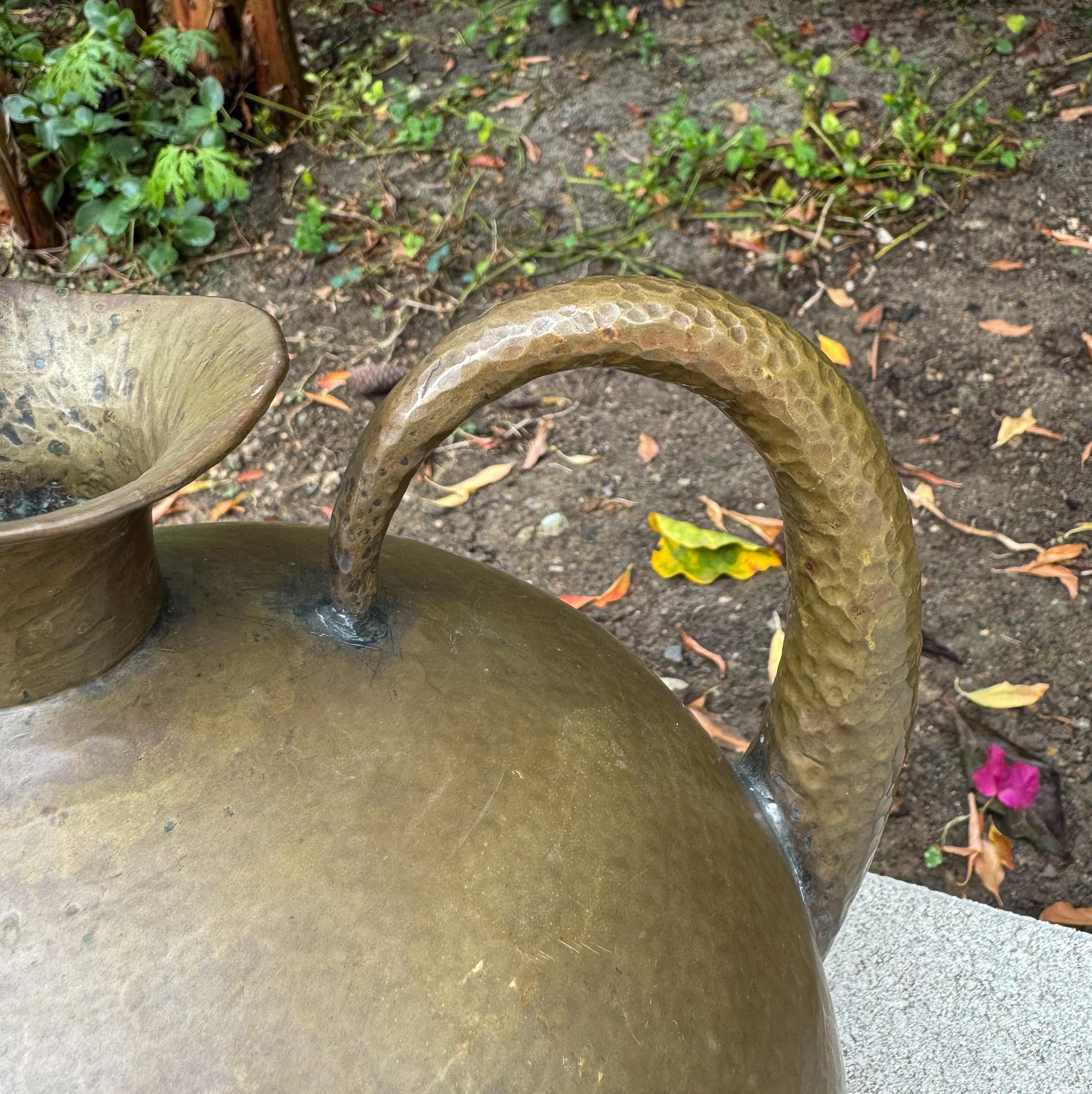 Egidio Casagrande Hammered Brass Pitcher, Italy c.1950 In Good Condition For Sale In San Juan Capistrano, CA