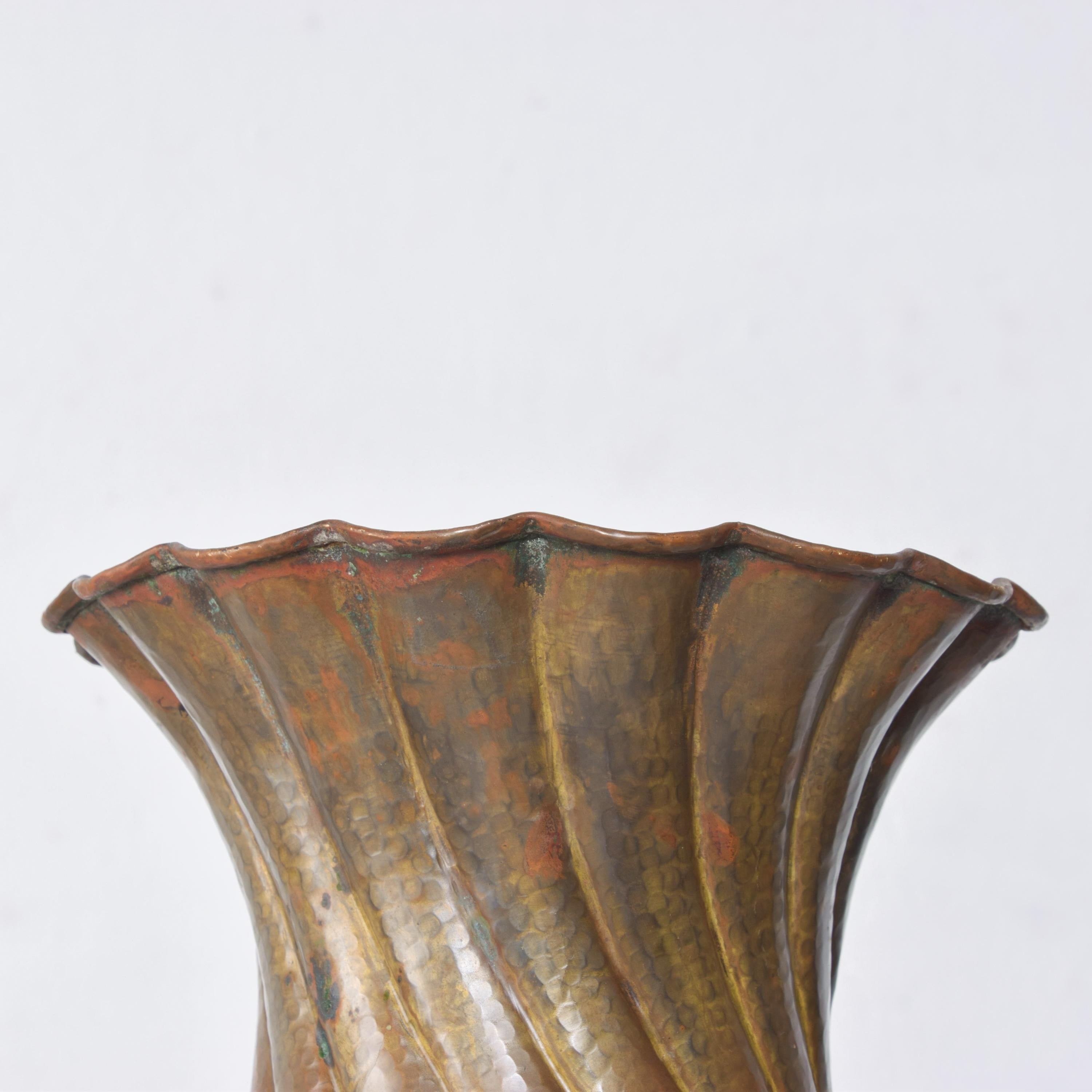 Italian 1950s Egidio Casagrande Italia Brass Fluted Vase For Sale