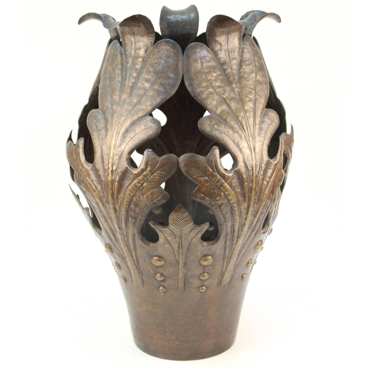 Hollywood Regency Egidio Casagrande Italian Modernist Monumental Hammered Brass Vase