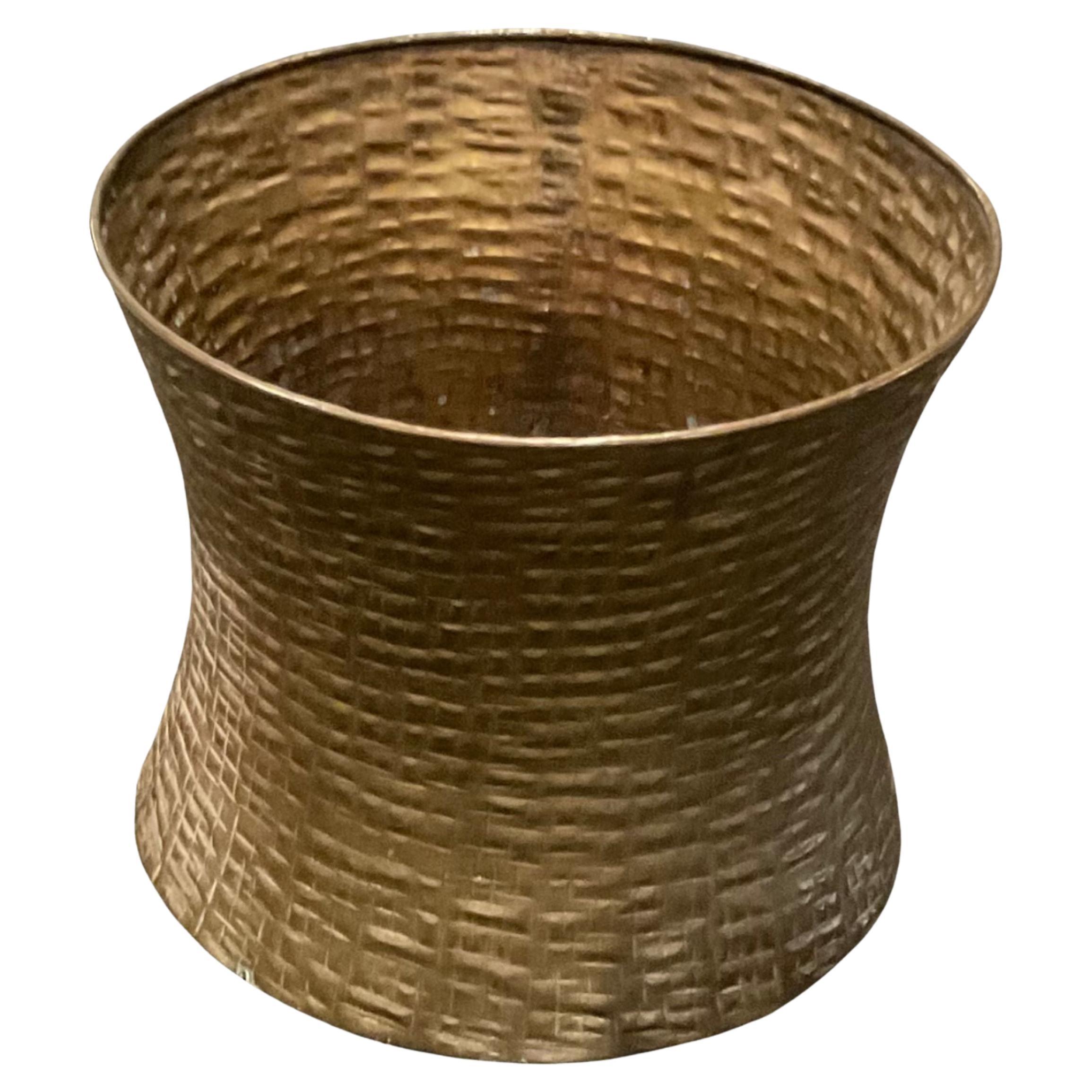 Mid-Century Modern Jardinière en laiton texturé Egidio Casagrande en vente