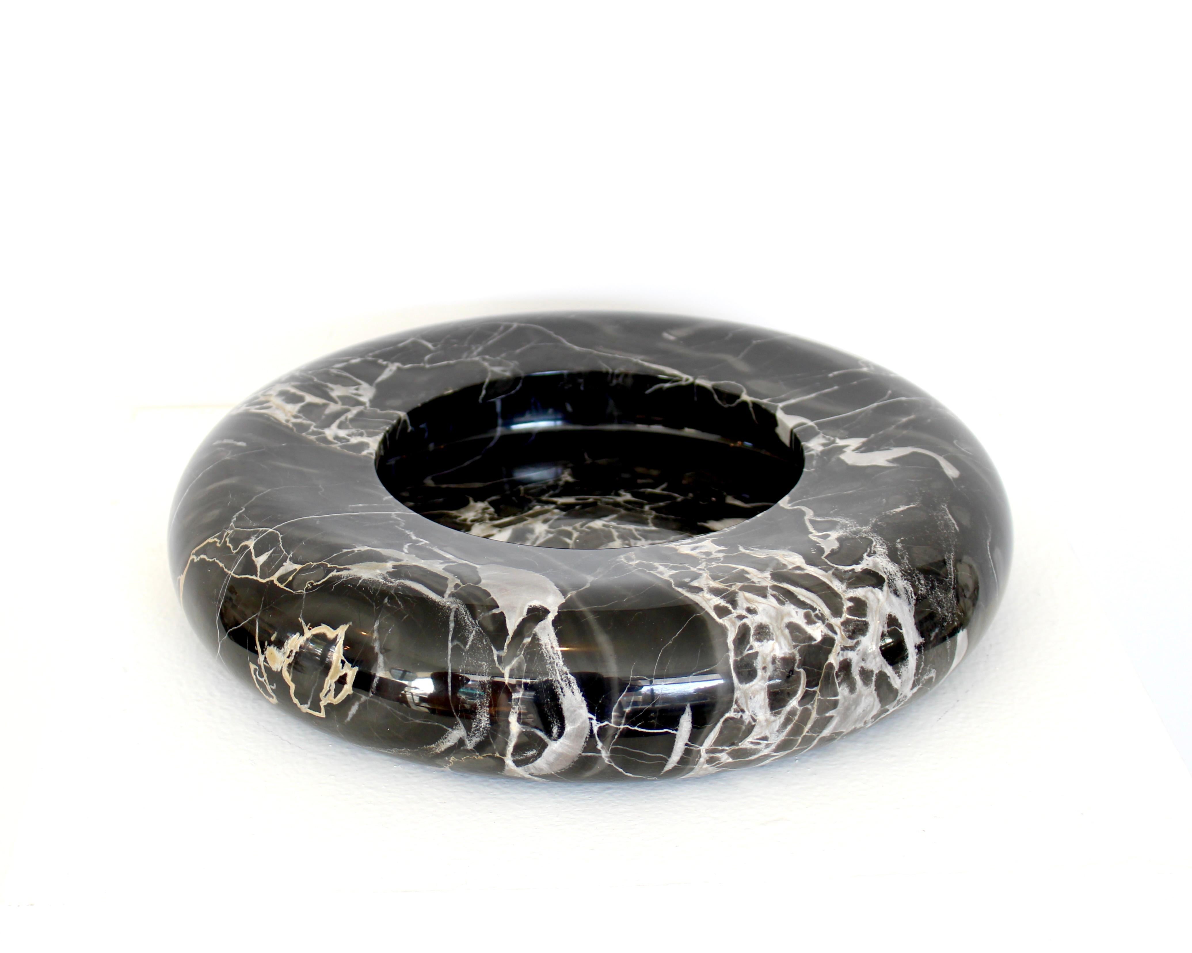 Marmo Egidio Di Rosa e Pier Alessandro Giusti Up&Up Piatto in marmo nero o Vide Poche in vendita