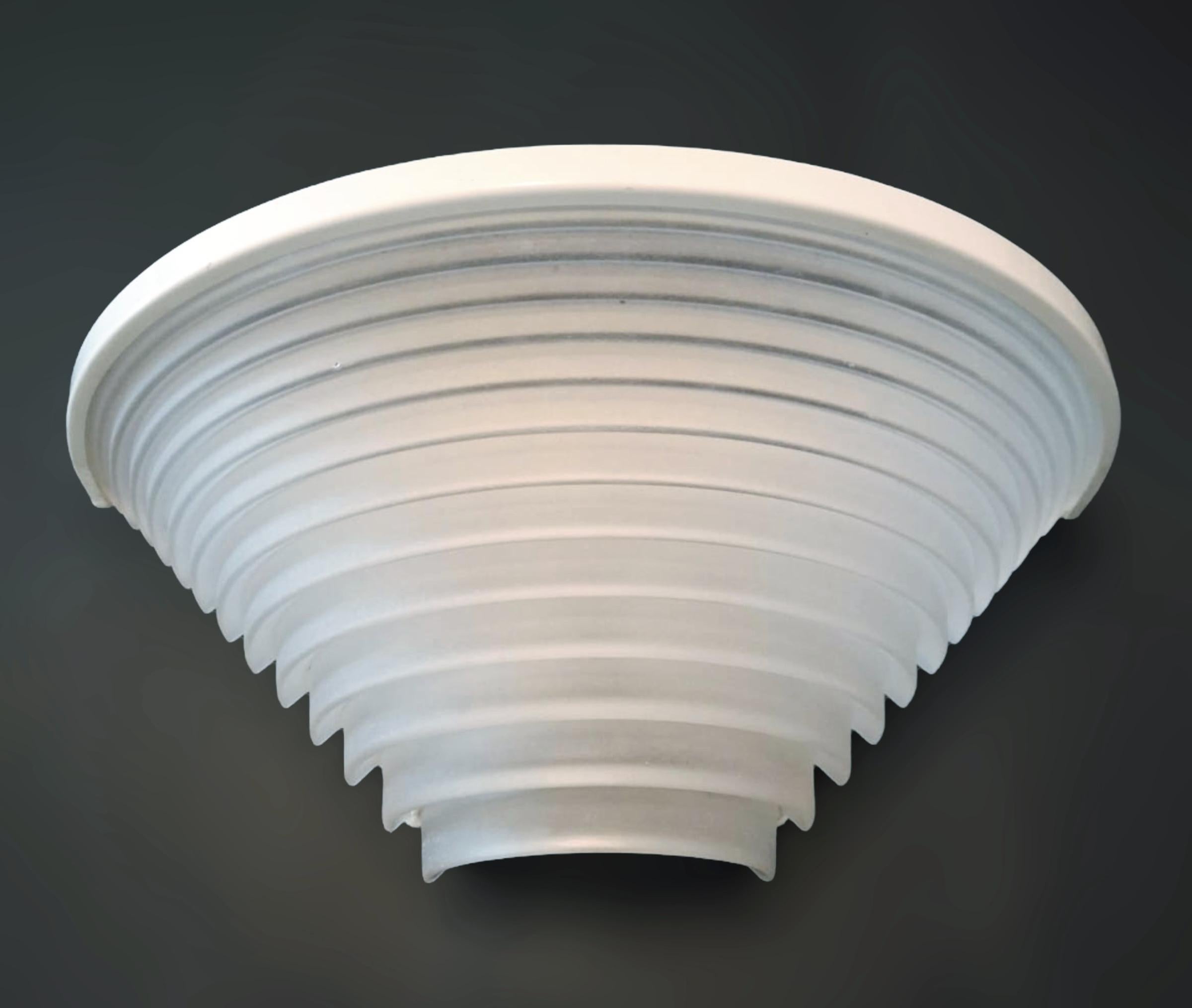 Lámpara Egisto 38 de Artemide, 3 Disponibles en Bueno estado para la venta en Los Angeles, CA