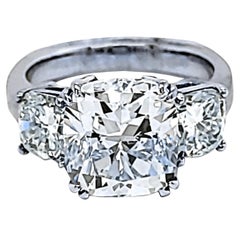 EGL 5,05 Karat K/VS2 Kissenschliff Diamant 18K 3-Stein Verlobungsring