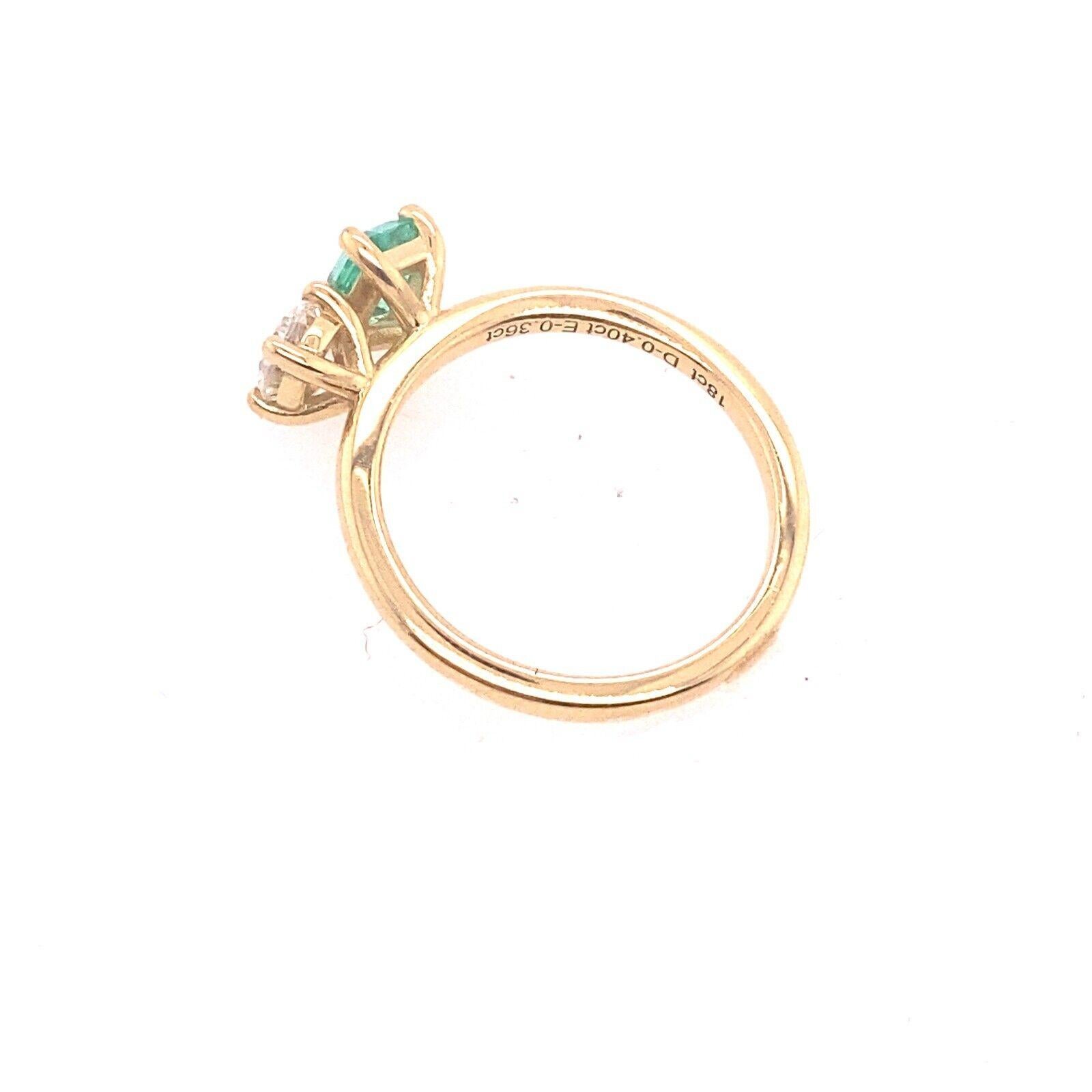 Bague en or jaune 18ct avec émeraude baguette et diamant naturel EGL cert.
L'élégance et le style se conjuguent dans cette magnifique bague en émeraude et diamant. Ornée d'une émeraude baguette de 0,36 ct et d'un diamant rond naturel de 0,40 ct,