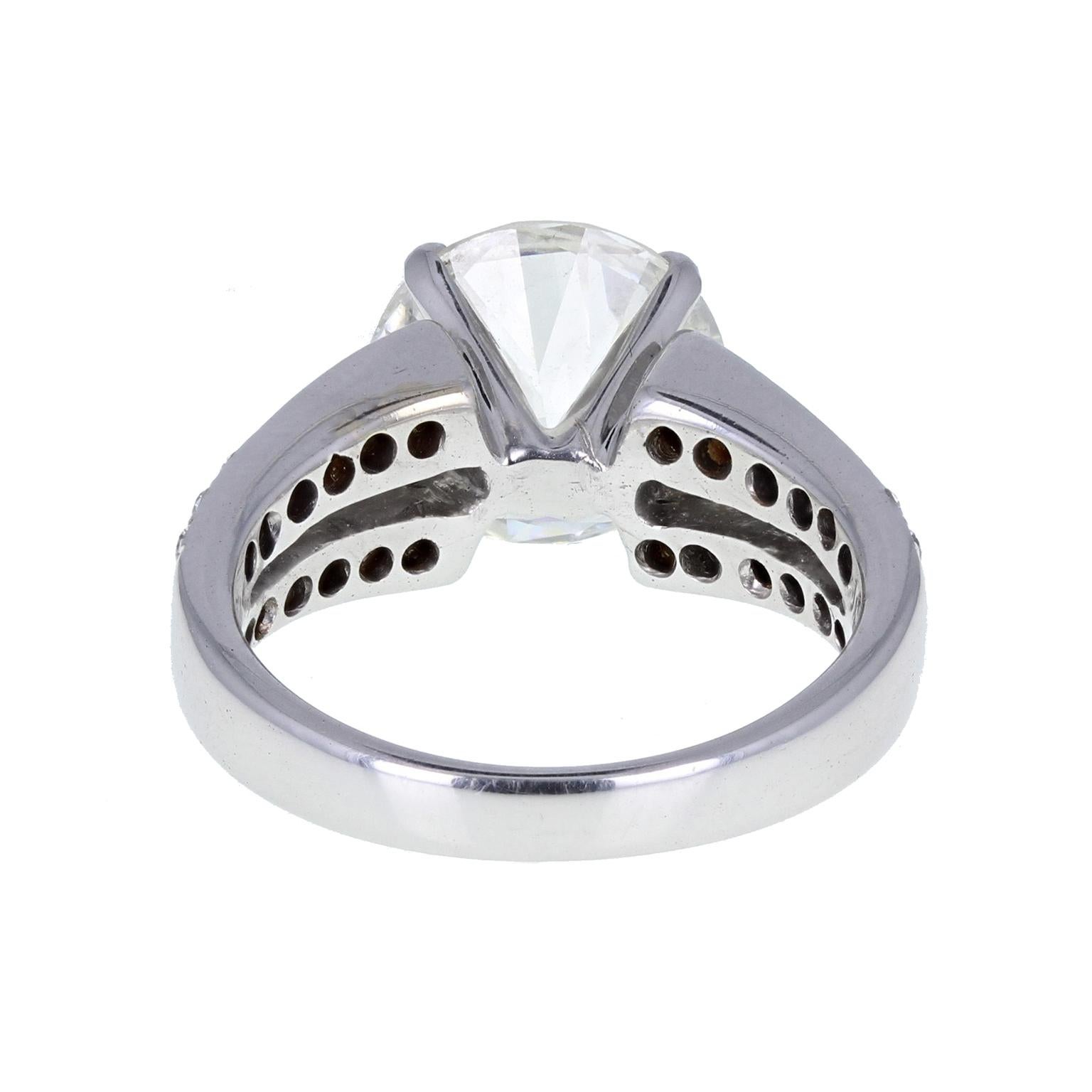 Round Cut EGL Certificated Brilliant Cut Diamond Solitaire Engagement Ring