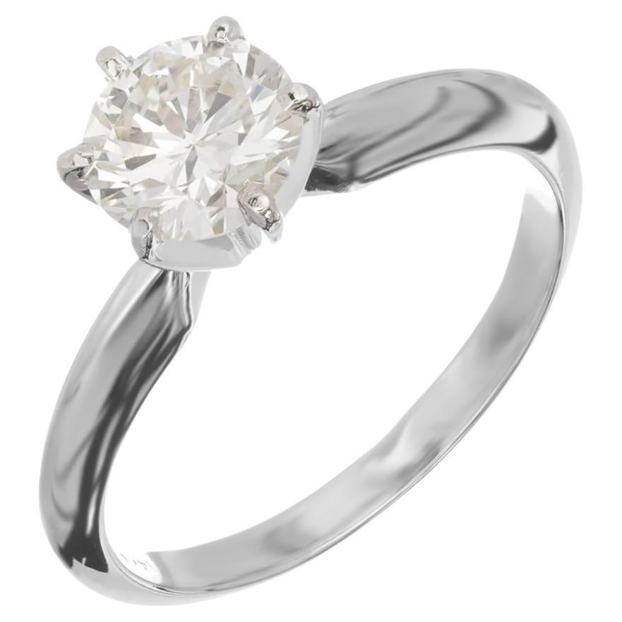 Anillo de compromiso solitario de oro blanco con diamante de 1,00 quilates en venta