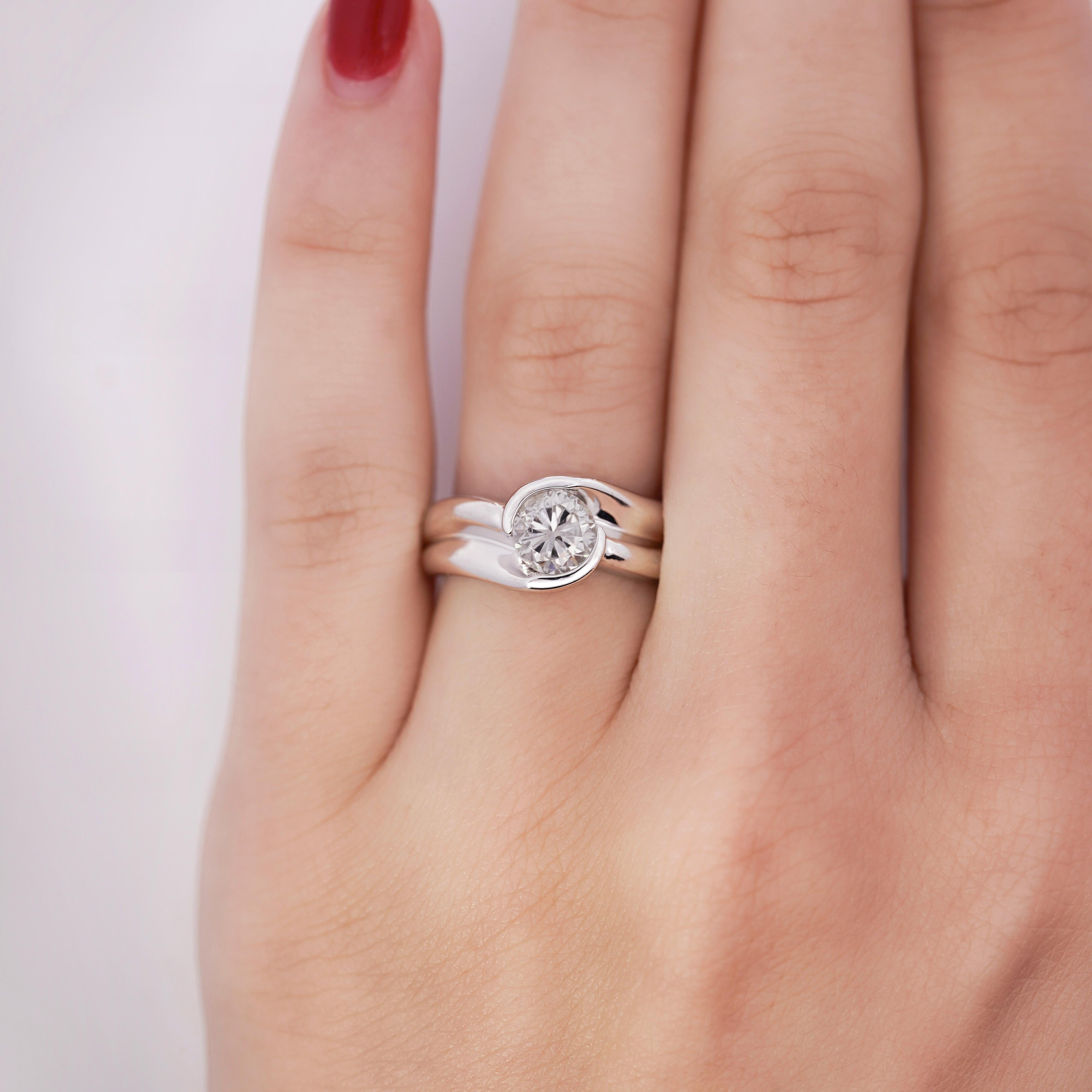 EGL Certified 1.01 Carat Round F-G/SI3 Diamond Platinum Bypass Engagement Ring For Sale 3