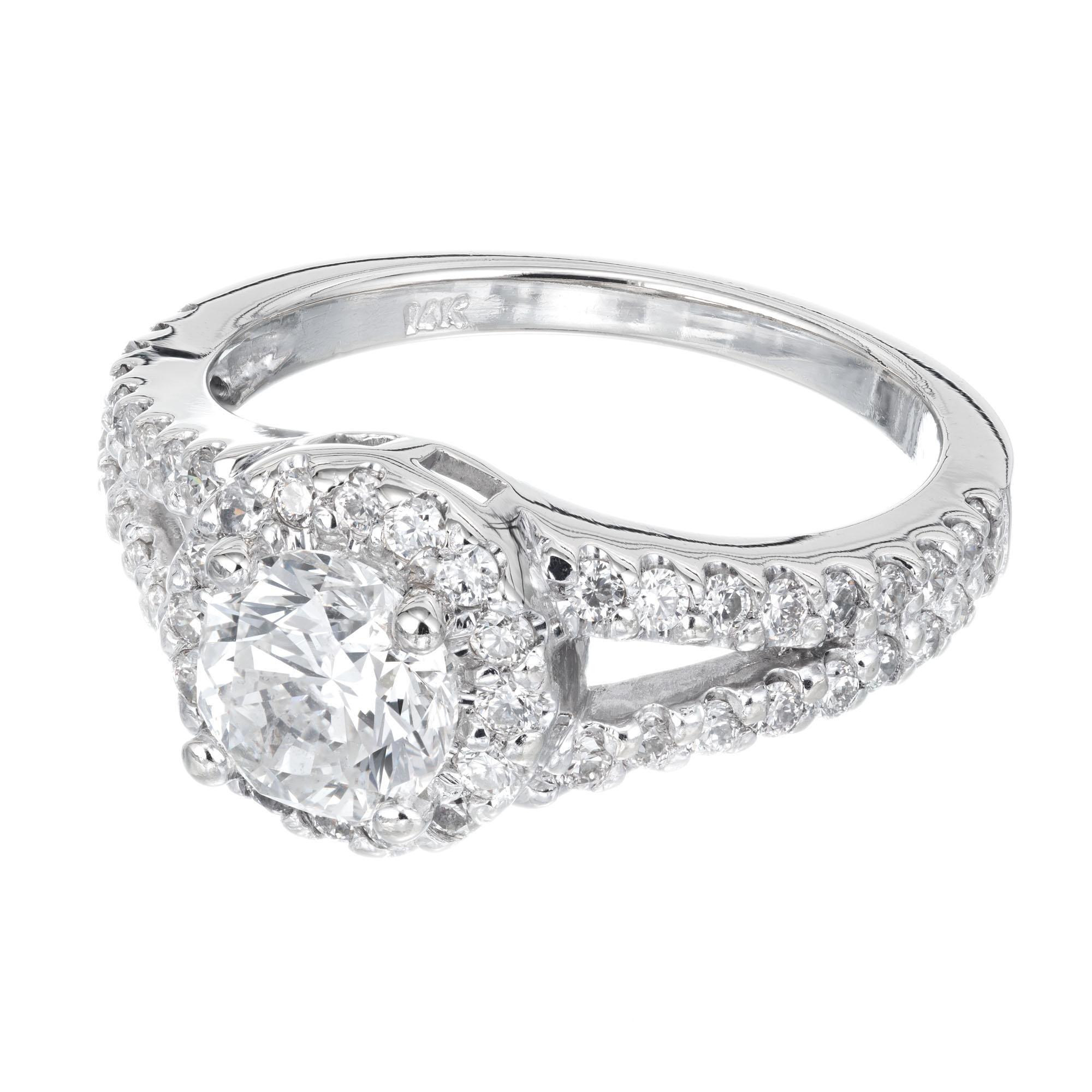 Round Cut EGL Certified 1.02 Carat Diamond Platinum Engagement Ring For Sale