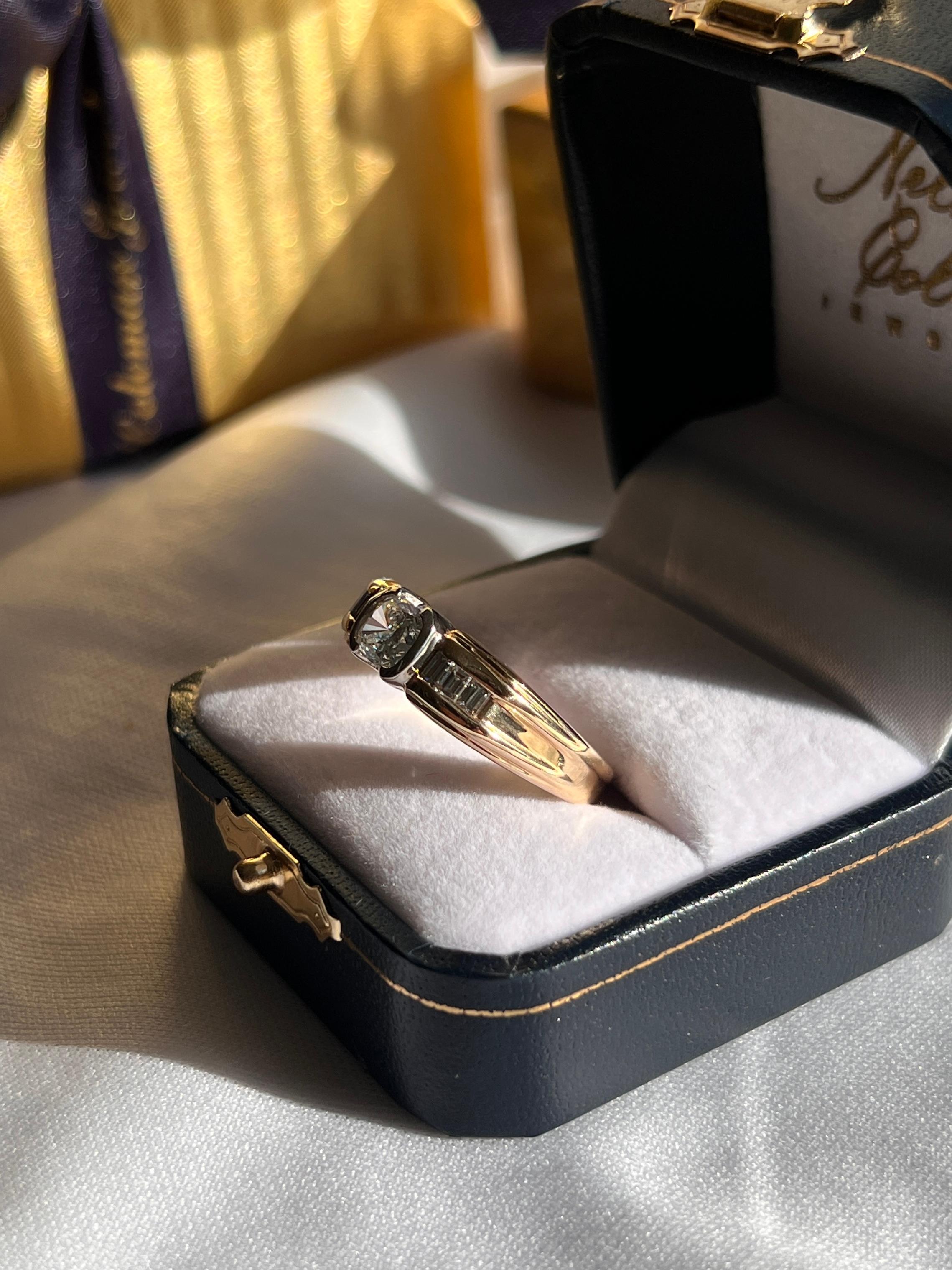 Contemporaneo Anello nuziale/di rappresentanza in oro giallo 14k con diamante bicolore certificato EGL da 1,02 carati in vendita