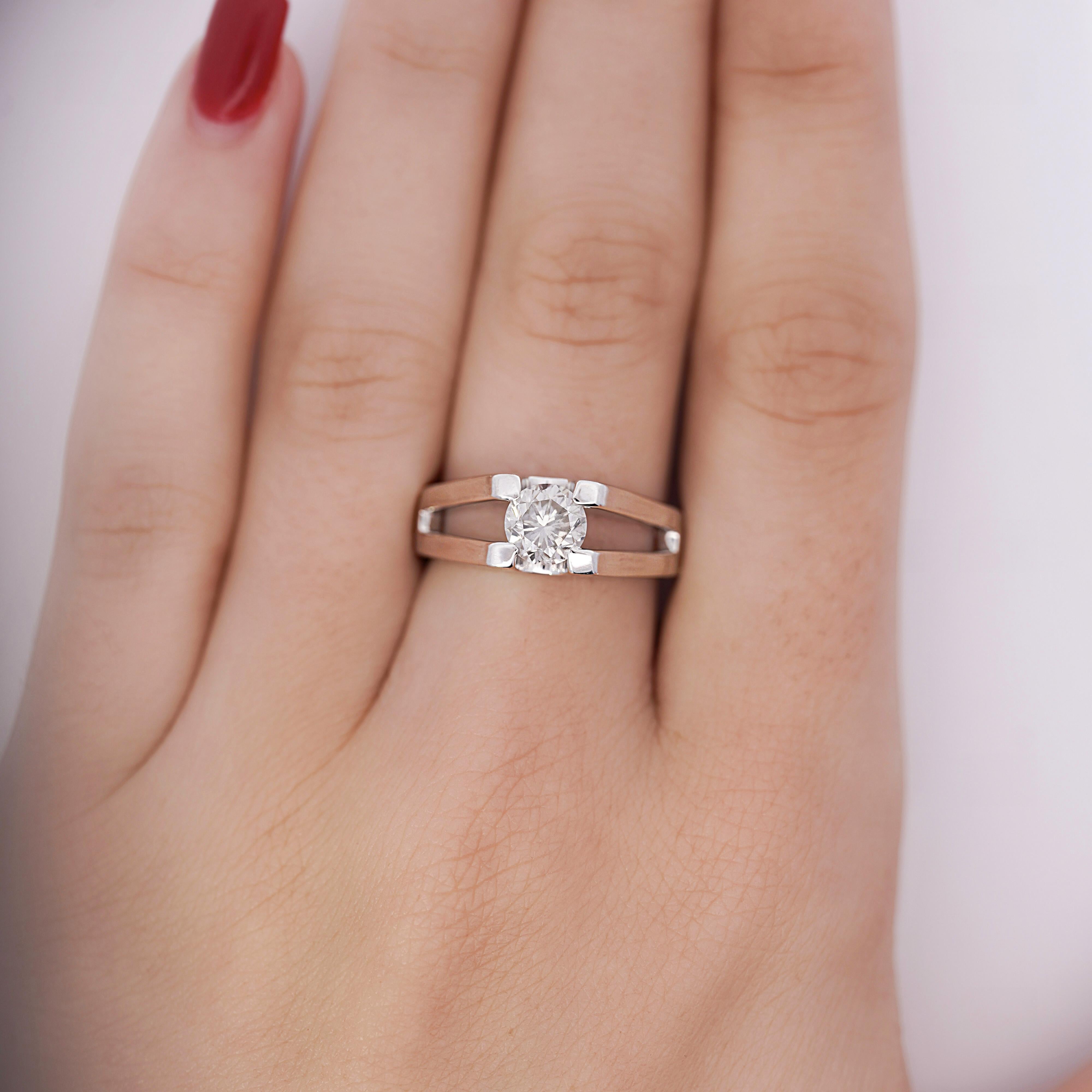 Solitärring, EGL-zertifizierter 1,03 Karat Diamant im Rundschliff Platin mit geteiltem Formschliff im Angebot 7