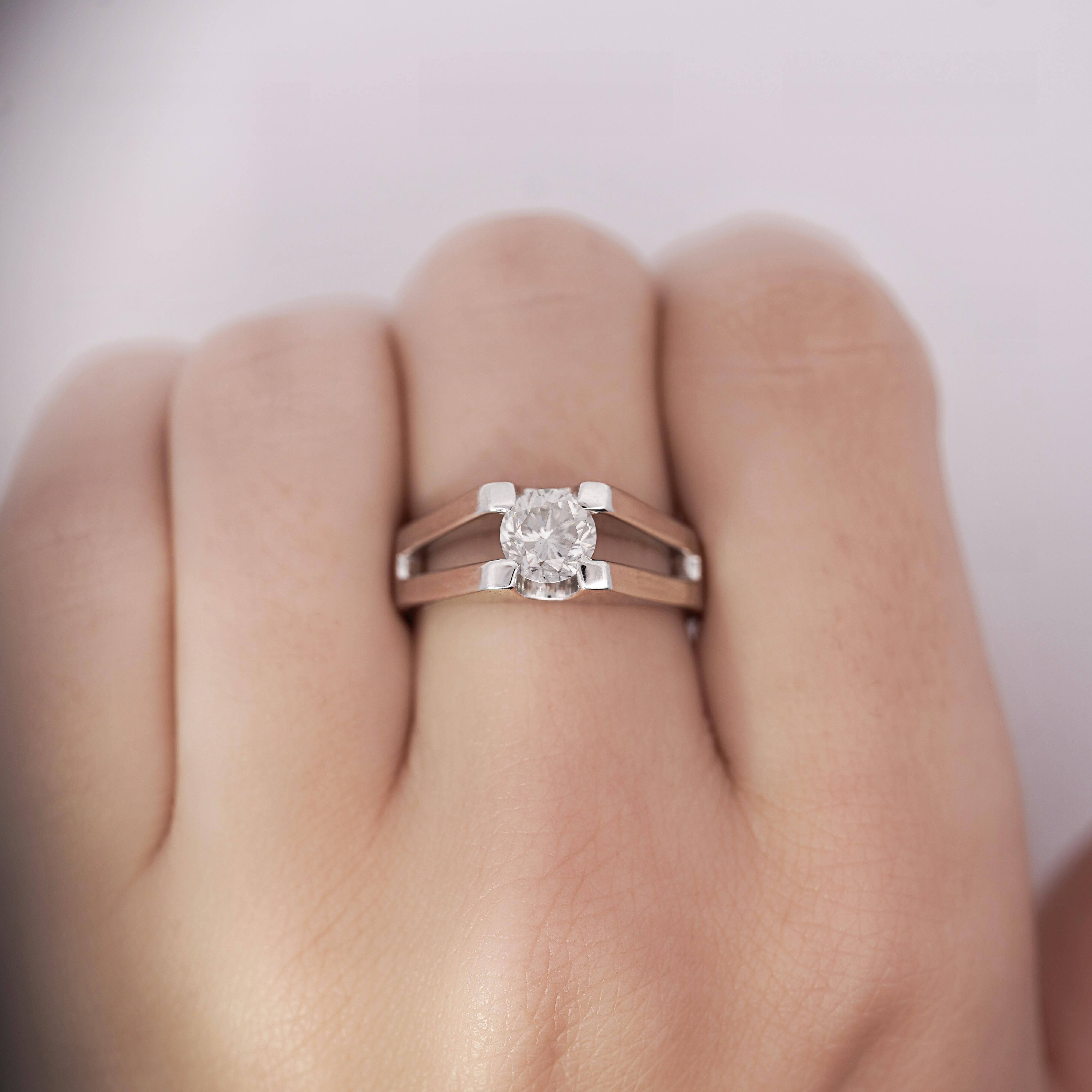 Solitärring, EGL-zertifizierter 1,03 Karat Diamant im Rundschliff Platin mit geteiltem Formschliff im Angebot 3