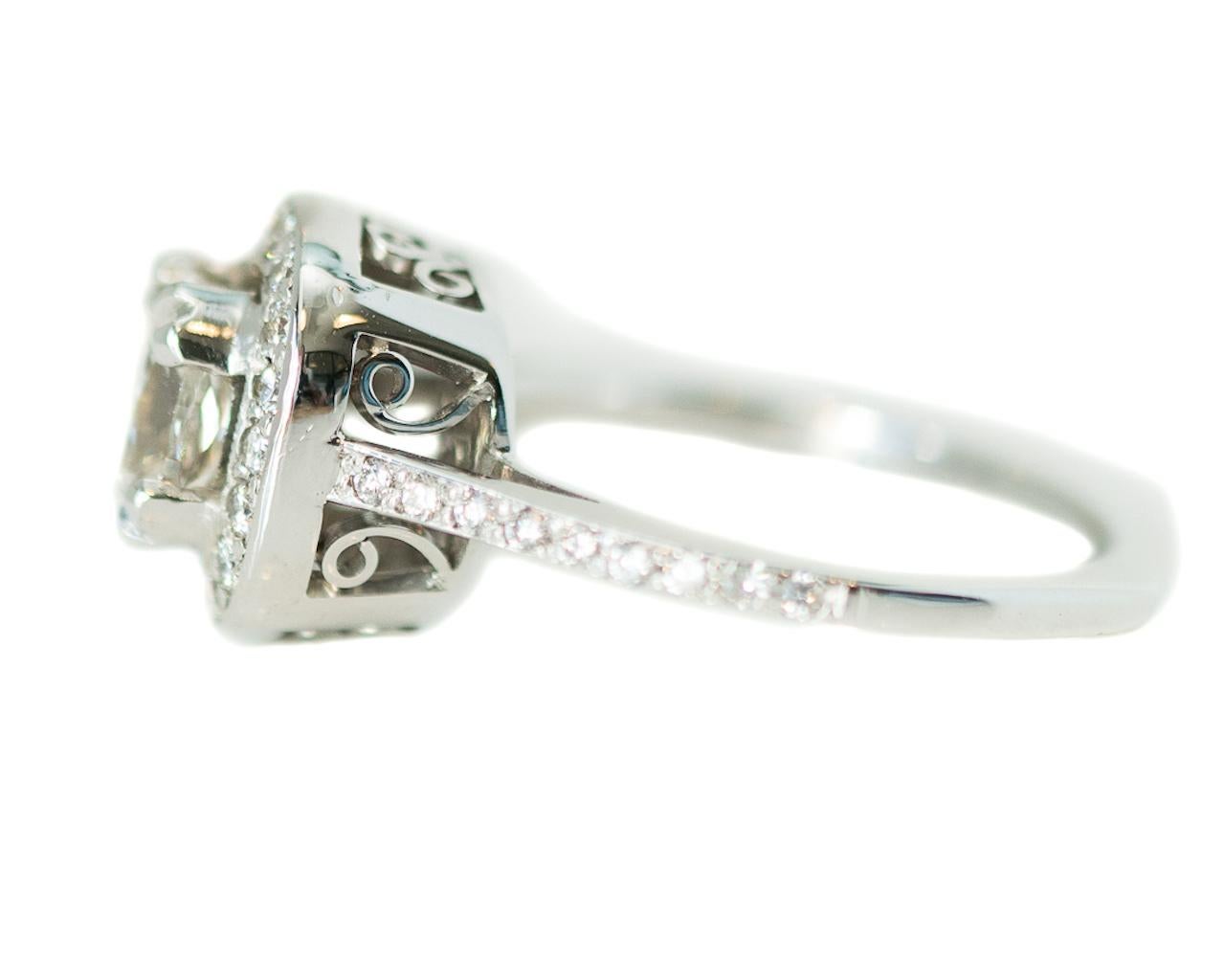 EGL Certified 1.04 Carat Princess Cut Diamond Halo 18 Karat Gold Engagement Ring In Good Condition For Sale In Atlanta, GA