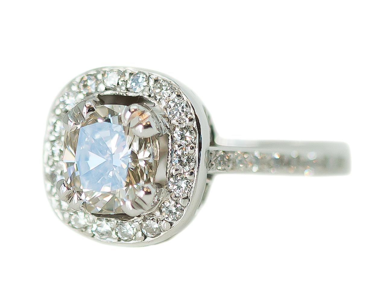 Women's EGL Certified 1.04 Carat Princess Cut Diamond Halo 18 Karat Gold Engagement Ring For Sale