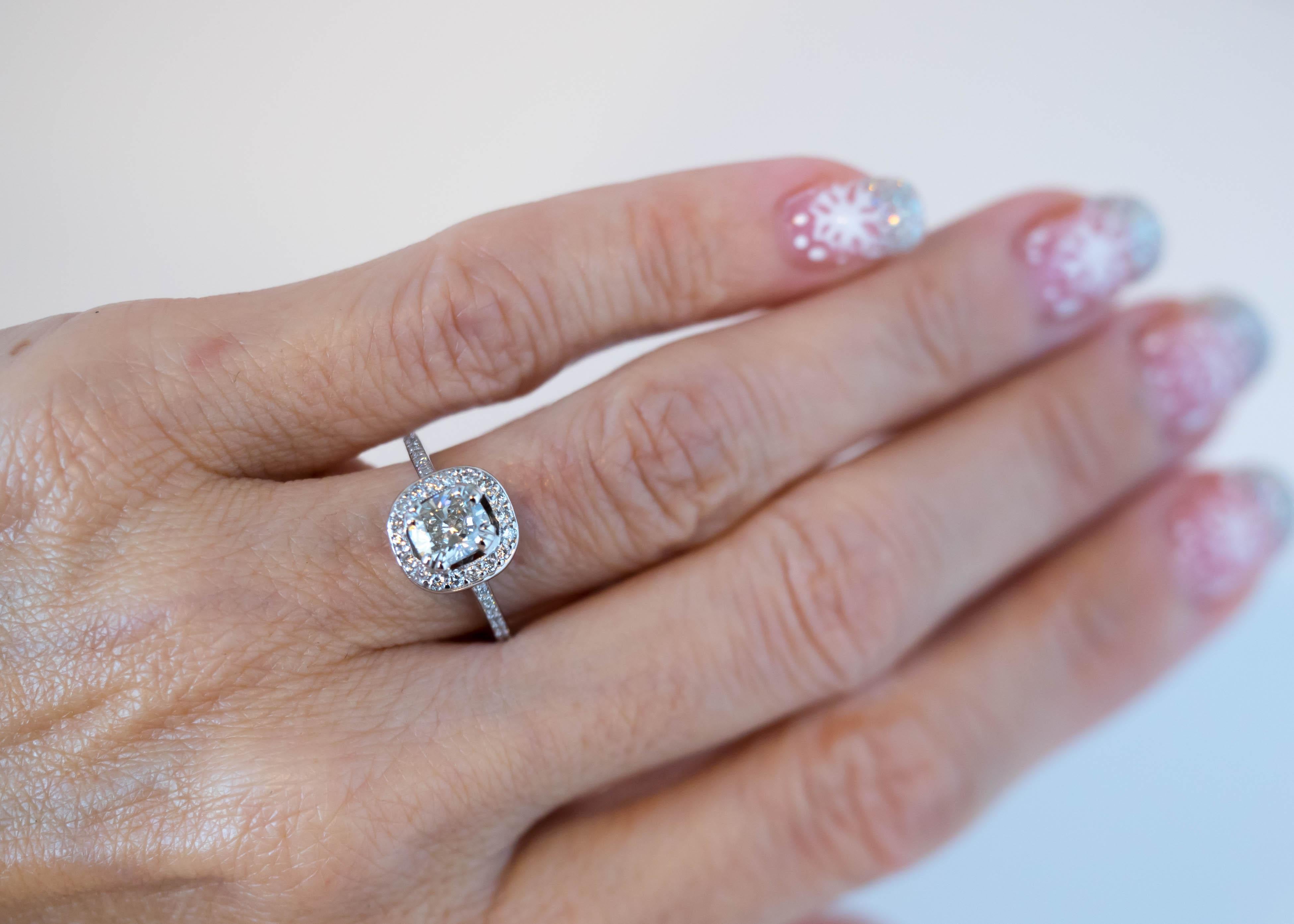 EGL Certified 1.04 Carat Princess Cut Diamond Halo 18 Karat Gold Engagement Ring For Sale 3