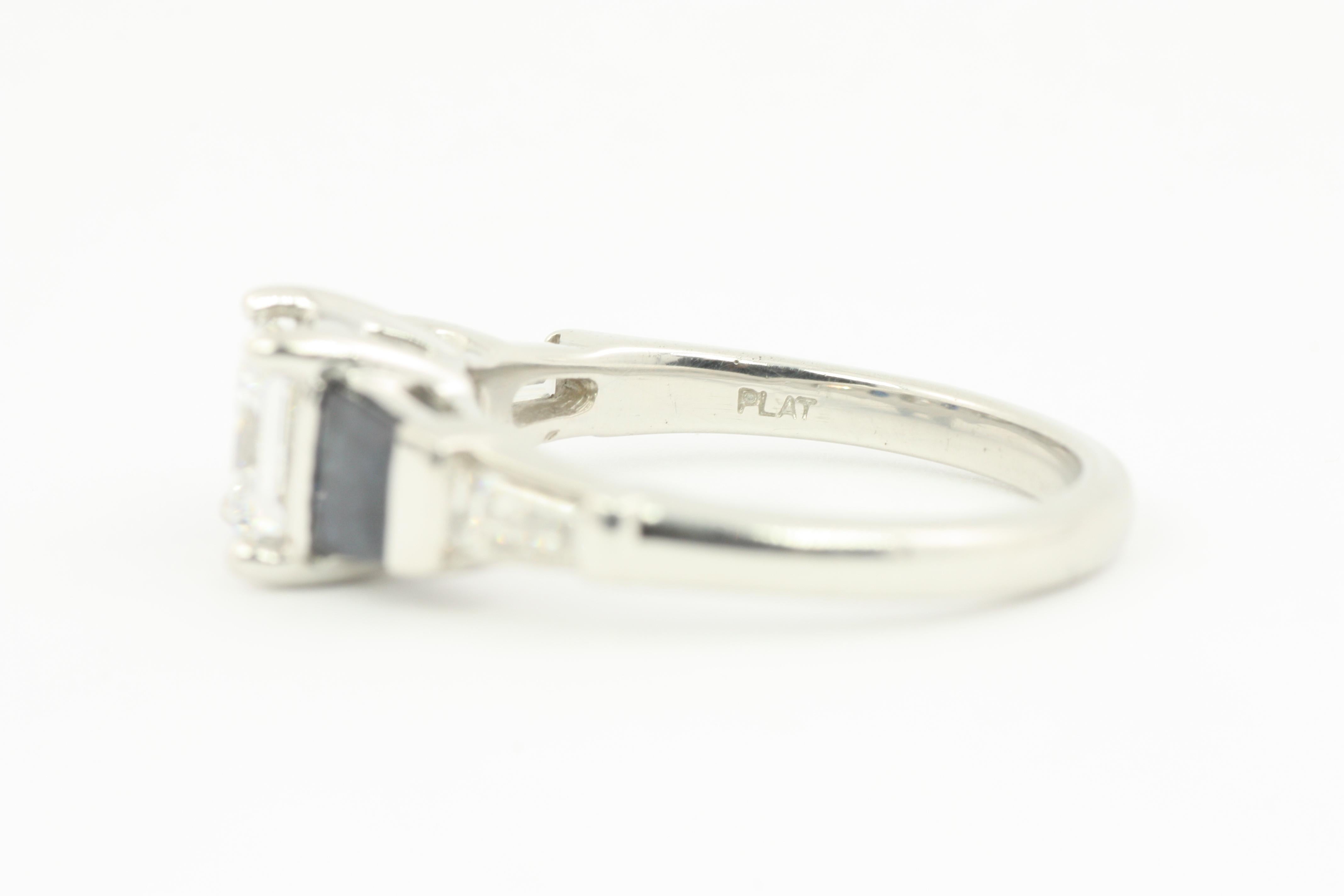 EGL Certified 1.05 Carat Diamond & Sapphire Modern Platinum Engagement Ring For Sale 3