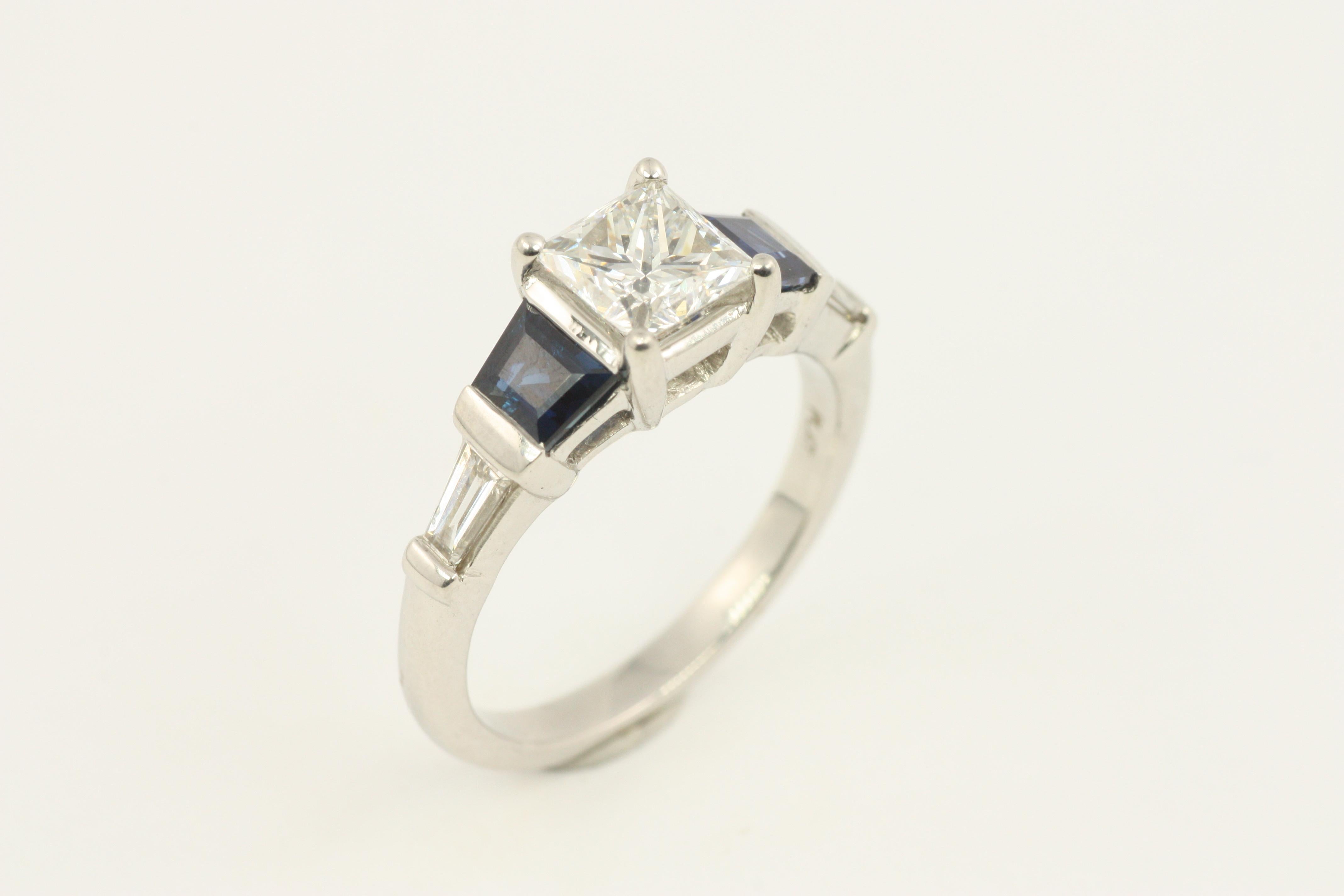 EGL Certified 1.05 Carat Diamond & Sapphire Modern Platinum Engagement Ring For Sale 2