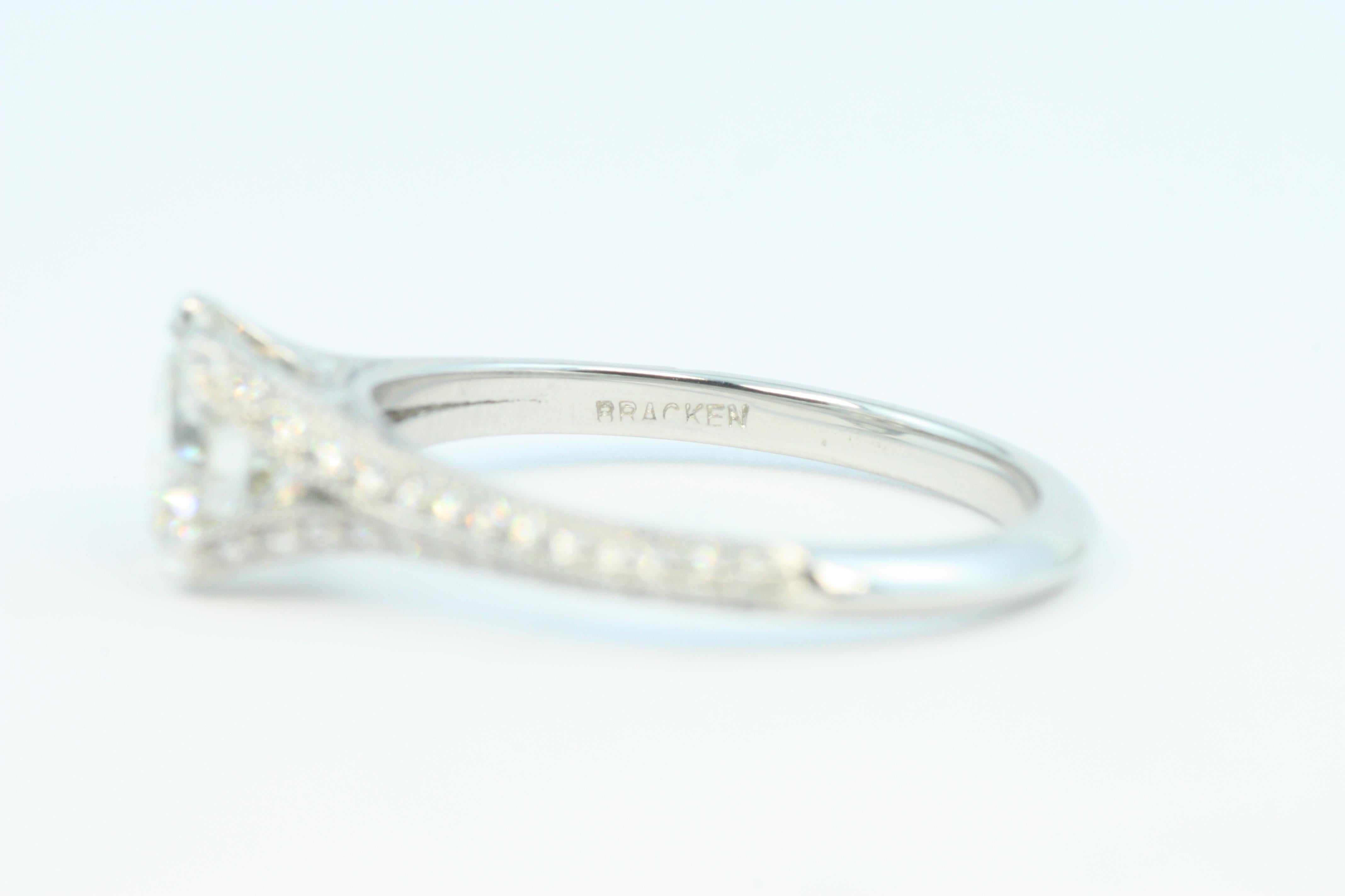 Bague de fiançailles en platine de style Art déco avec 1,13 carat de diamant et 0,22 de côté en vente 2