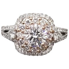 Or blanc et rose 14k Poids total 2,45 carats Diamant taille brillant en halo