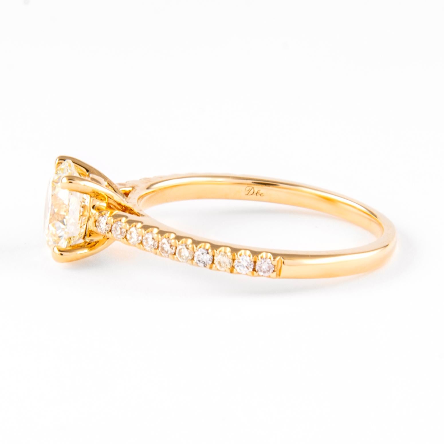 Round Cut EGL Certified 1.20 Carat Round Brilliant Diamond Ring 18 Karat Yellow Gold For Sale